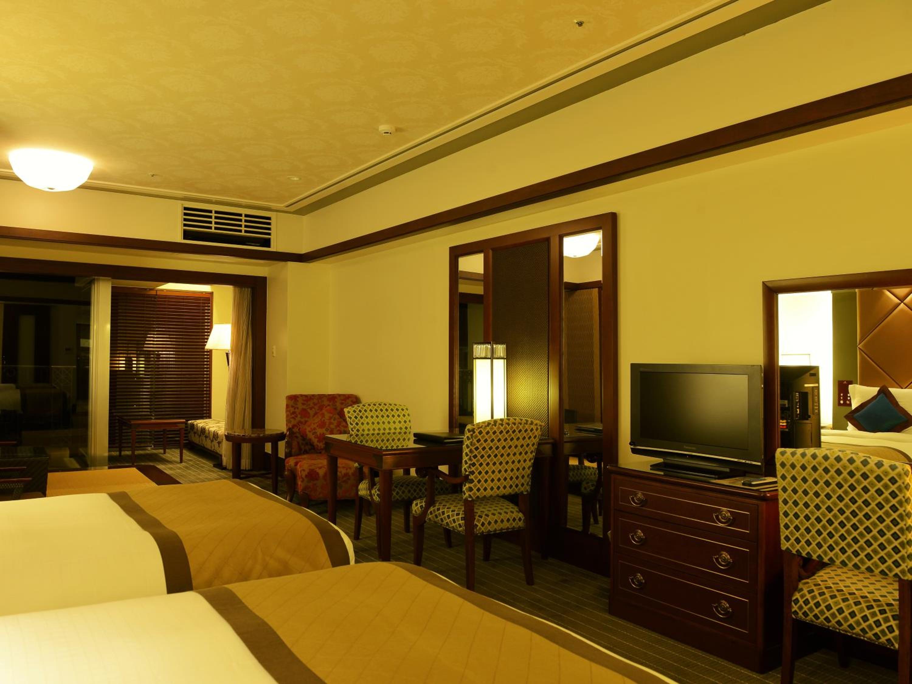 Premier Twin Room - Photo 5