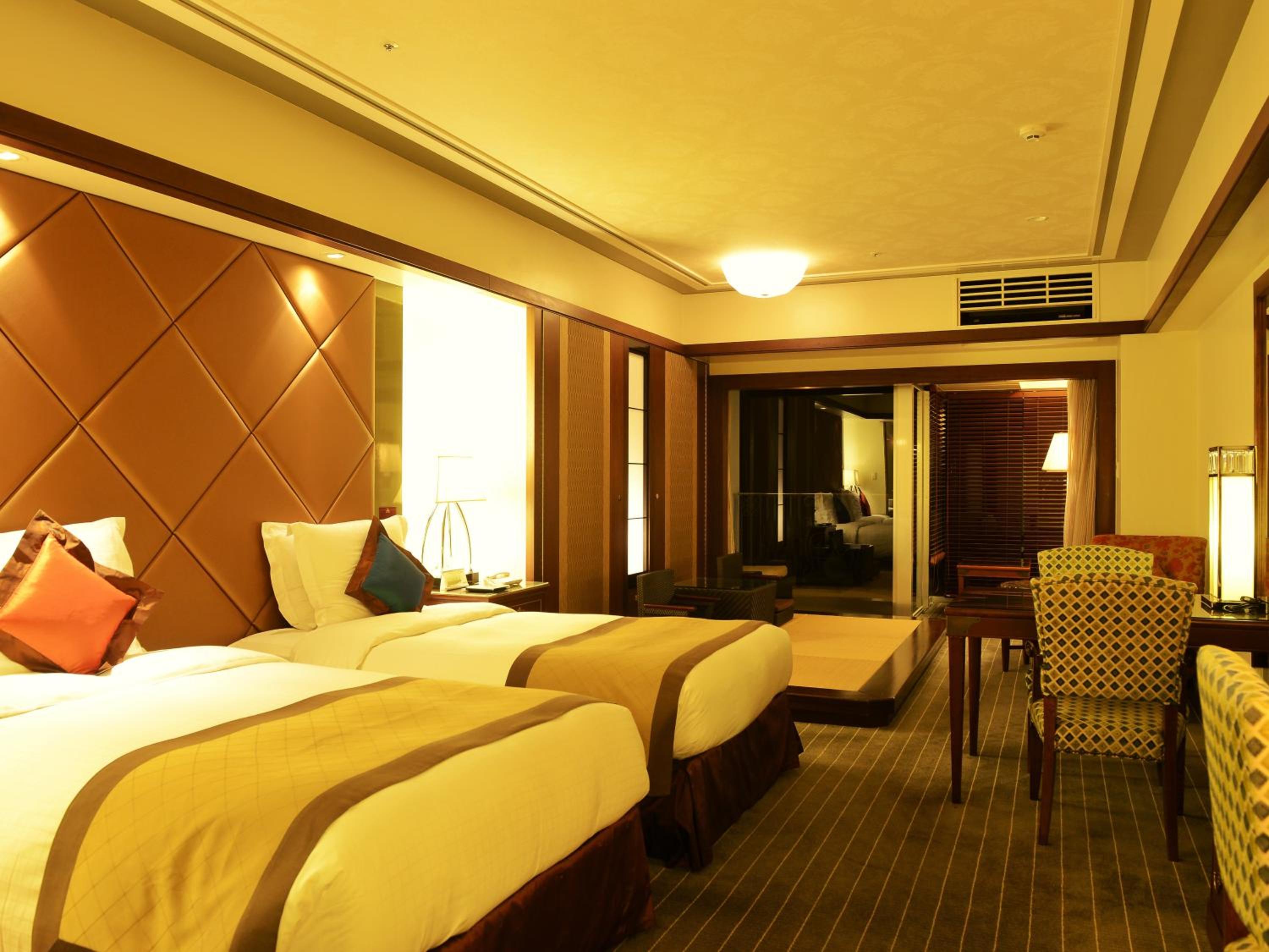 Premier Twin Room - Photo 1