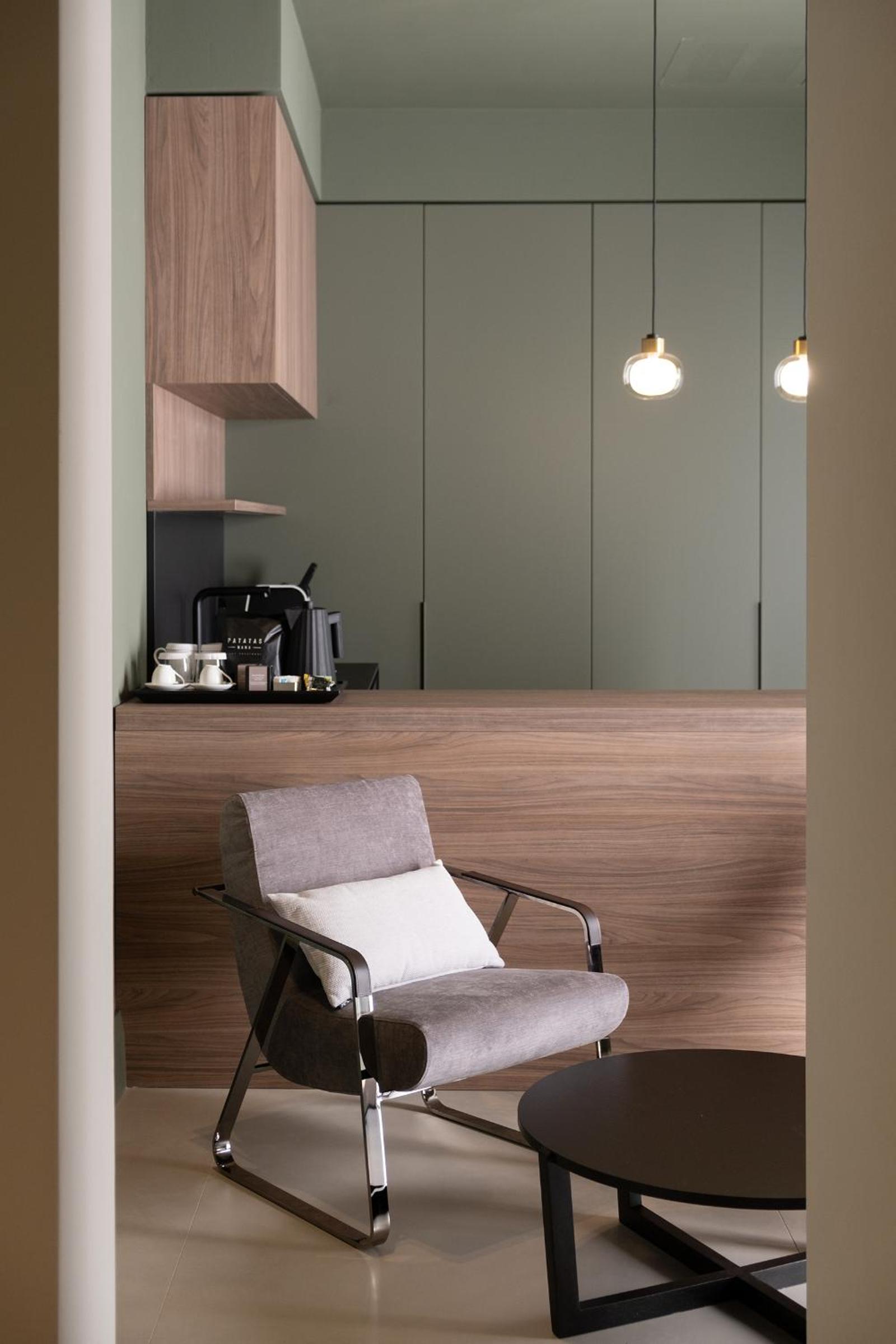 Apartment - Photo 2