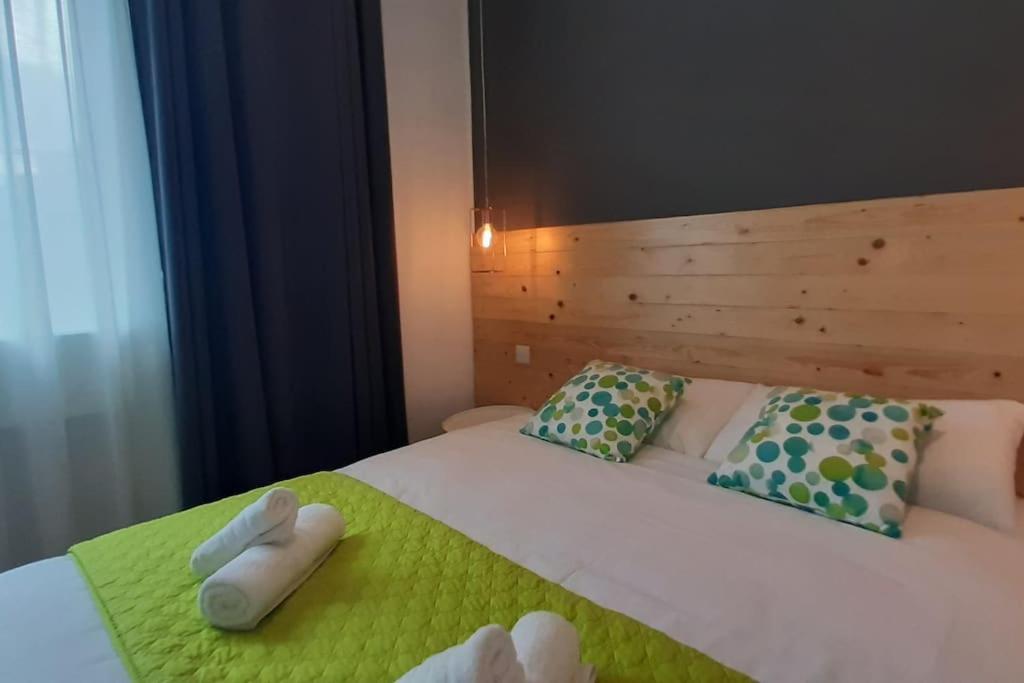 Queen Room with Garden View