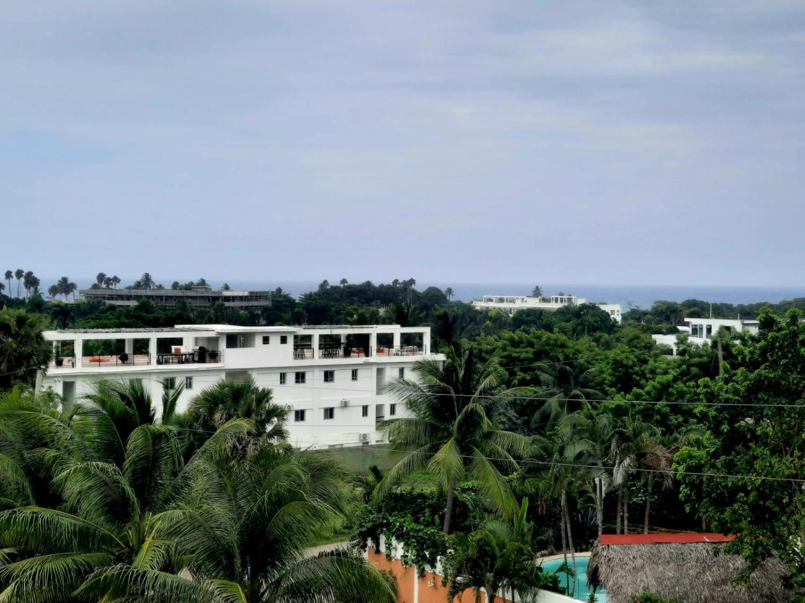 Deluxe One-Bedroom Apartment with Ocean View