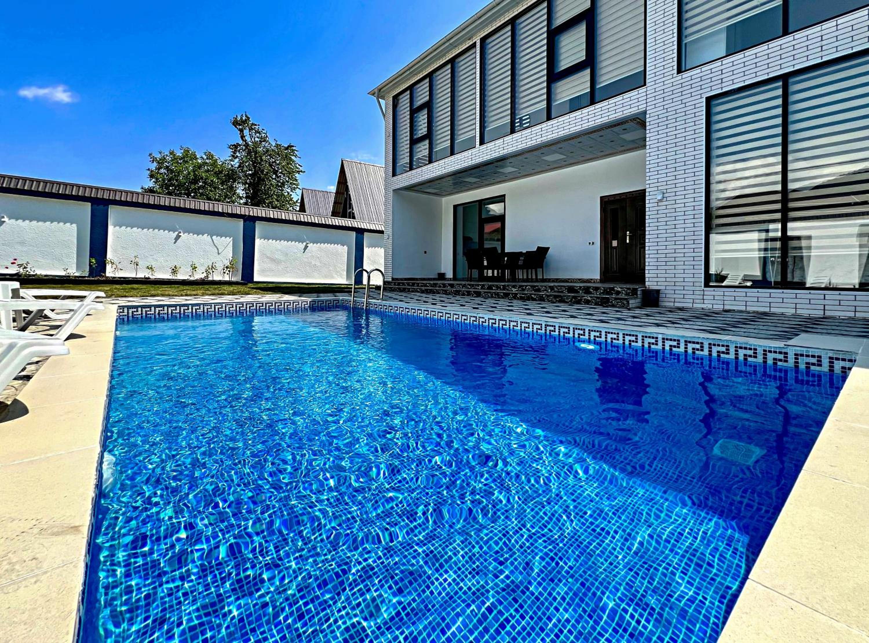 Villa photo 2
