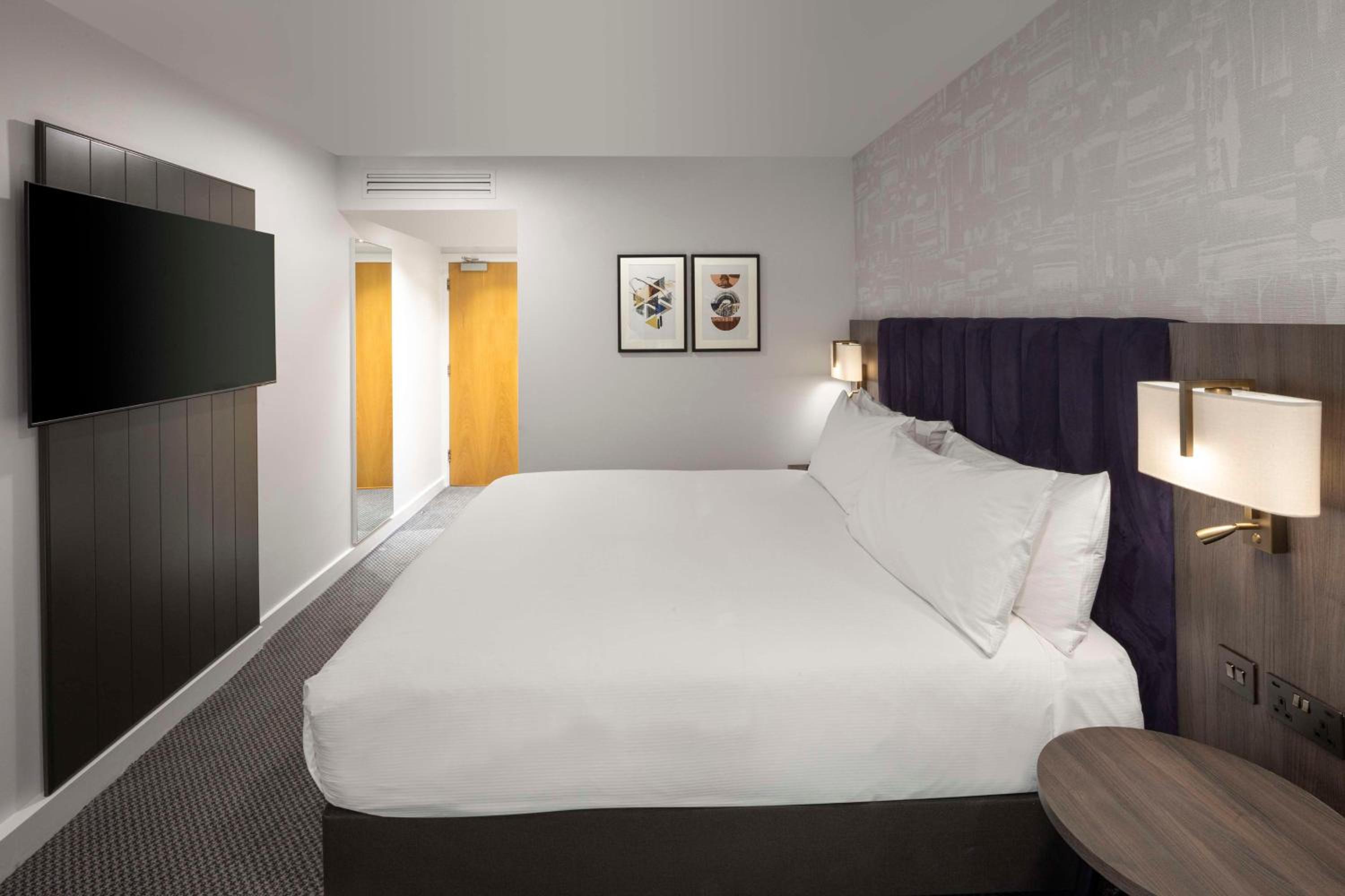 Deluxe King Room - Photo 6