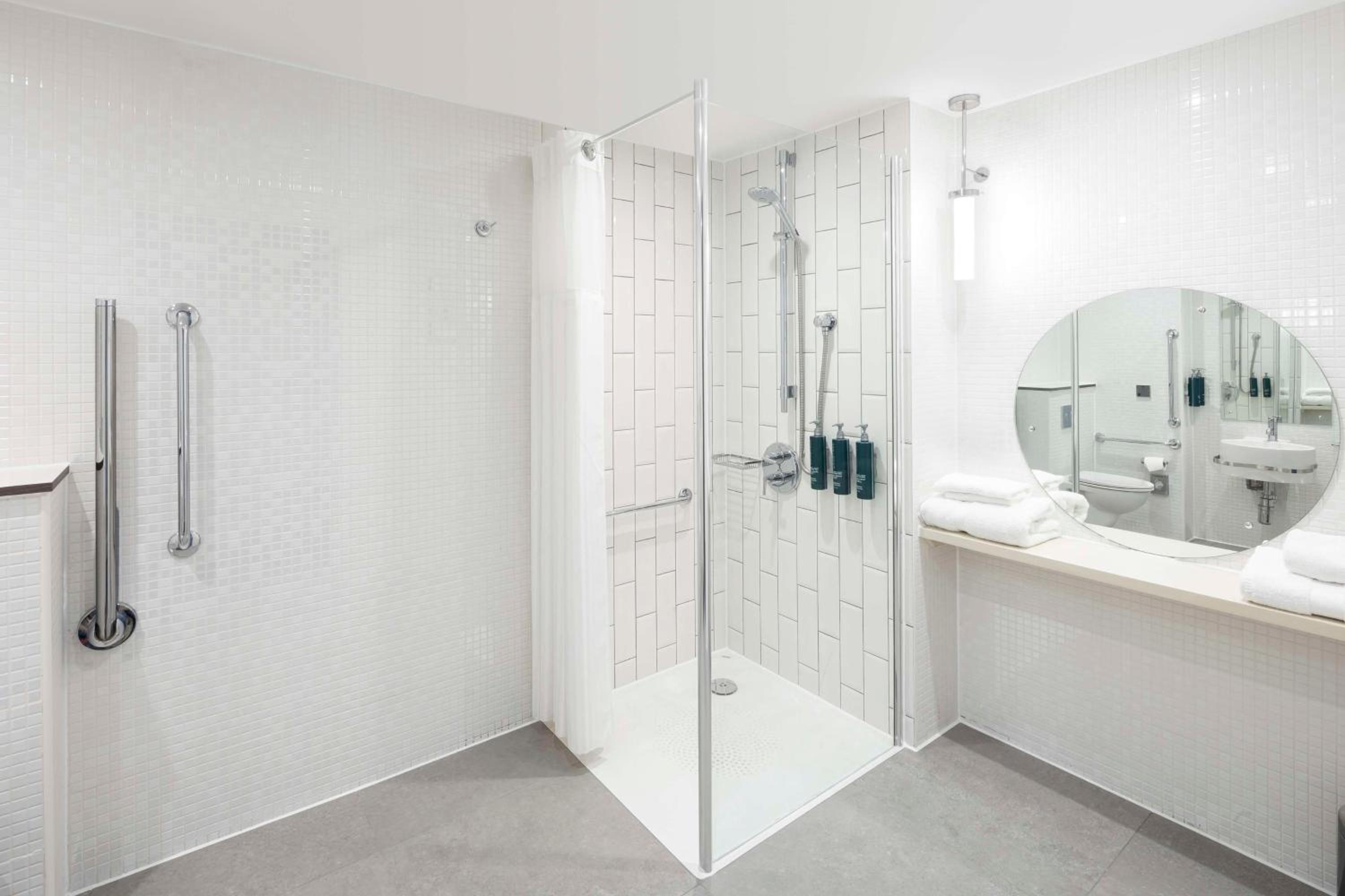King Room - Mobility Access - Photo 6