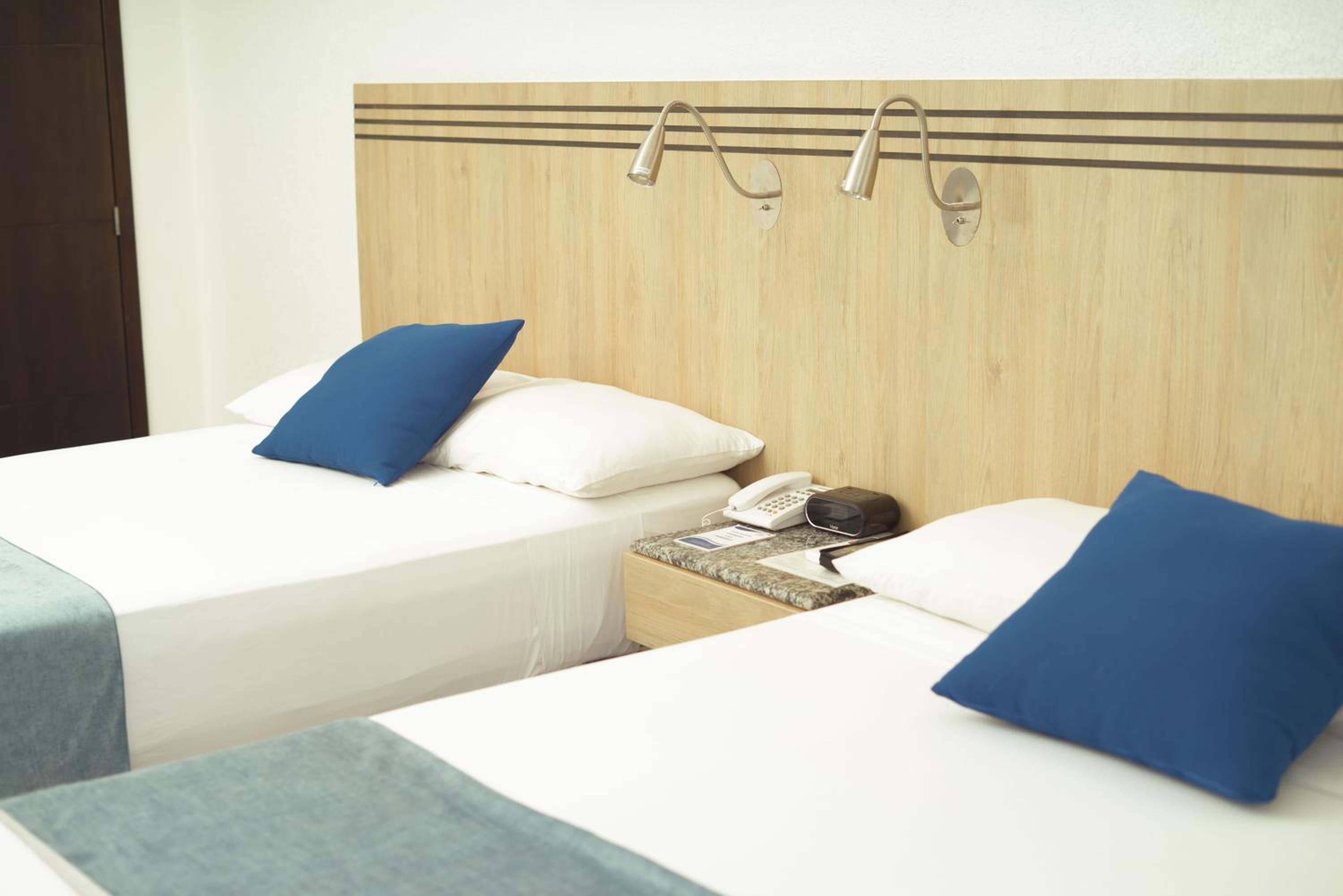 Deluxe Twin Room photo 2
