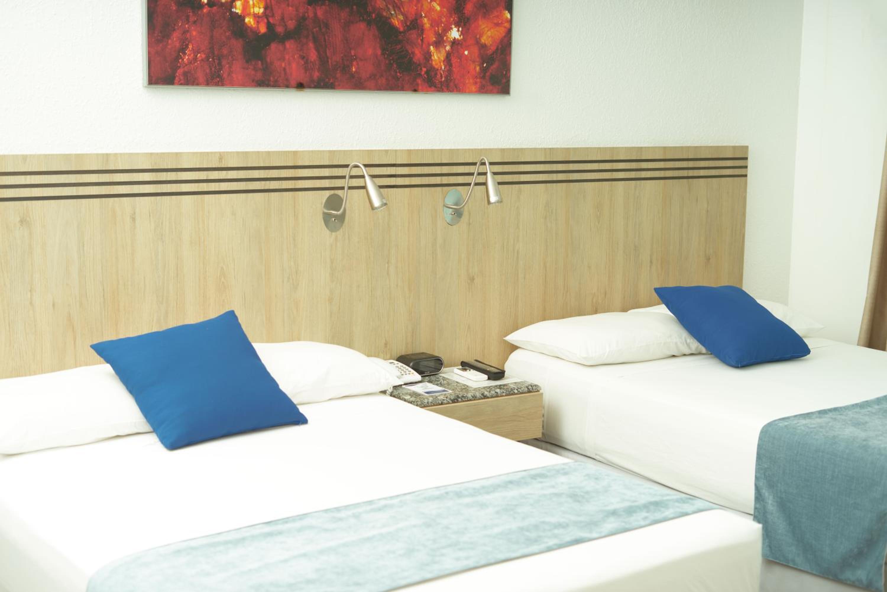 Deluxe Twin Room photo 3