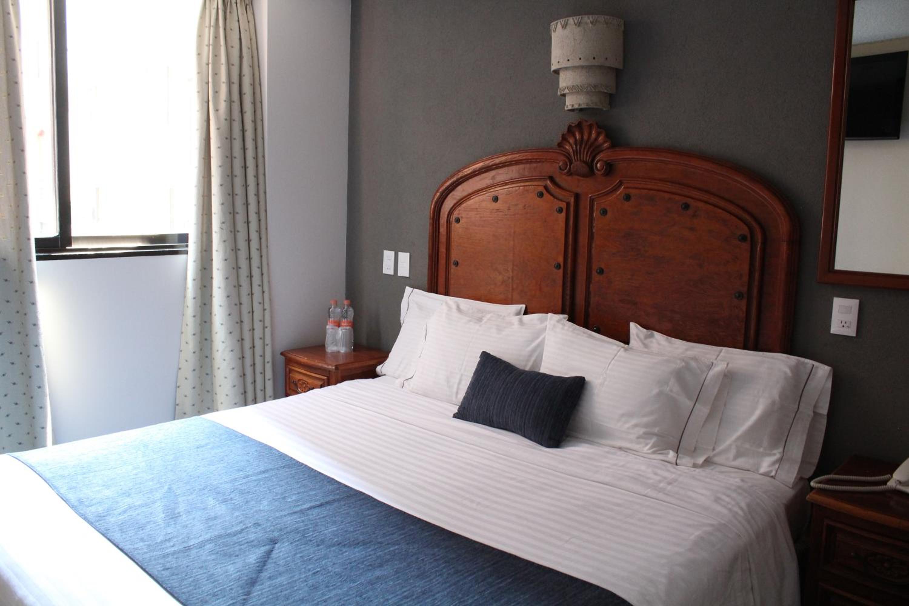 Deluxe King Room photo 1