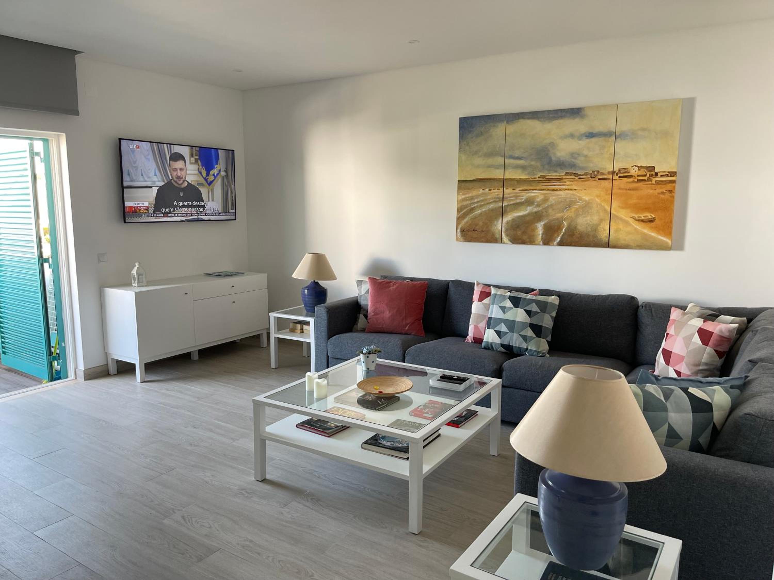 Two-Bedroom Deluxe Apartment with Balcony photo 1