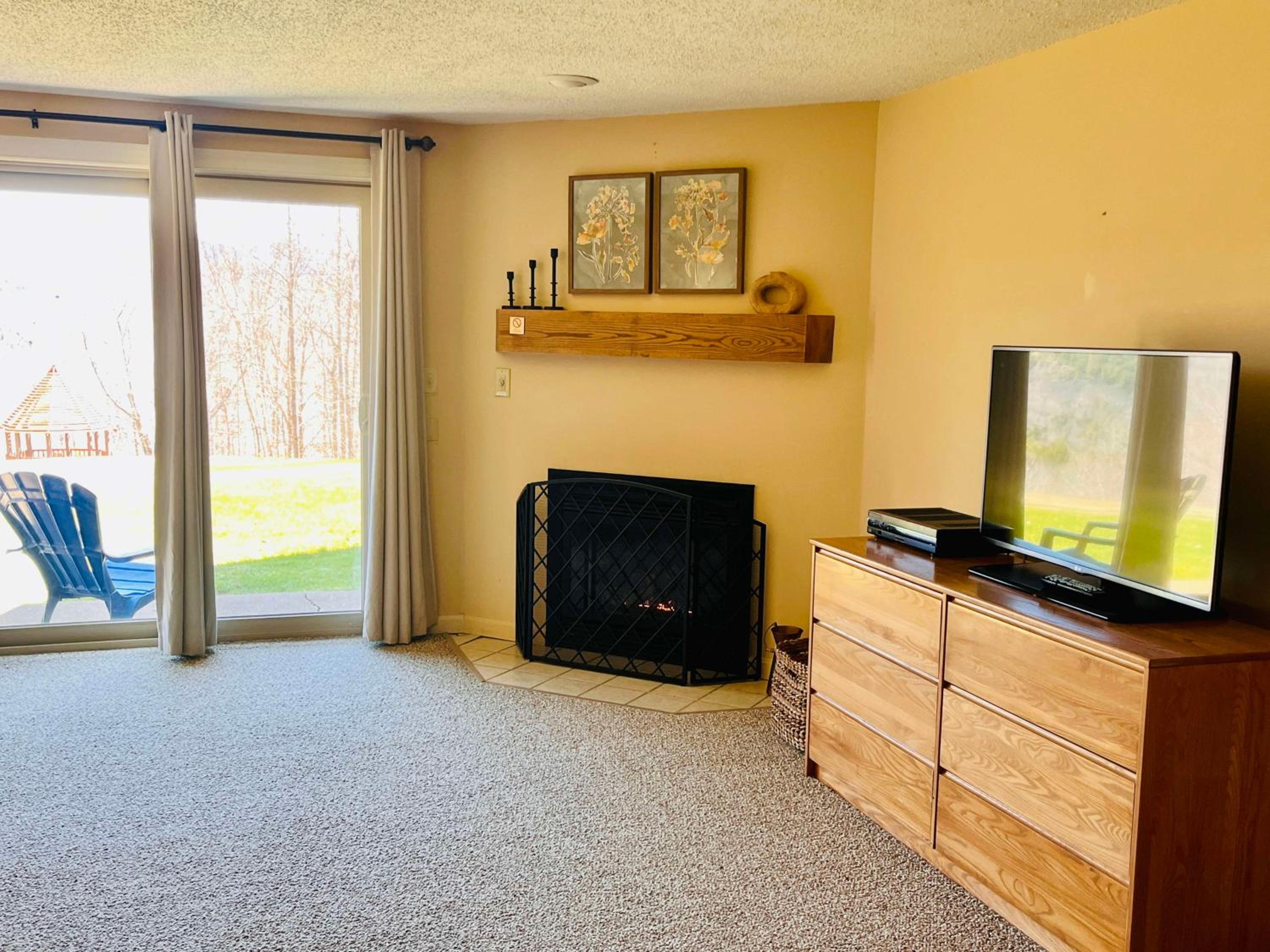 Village Studio Lower Level w/ Patio