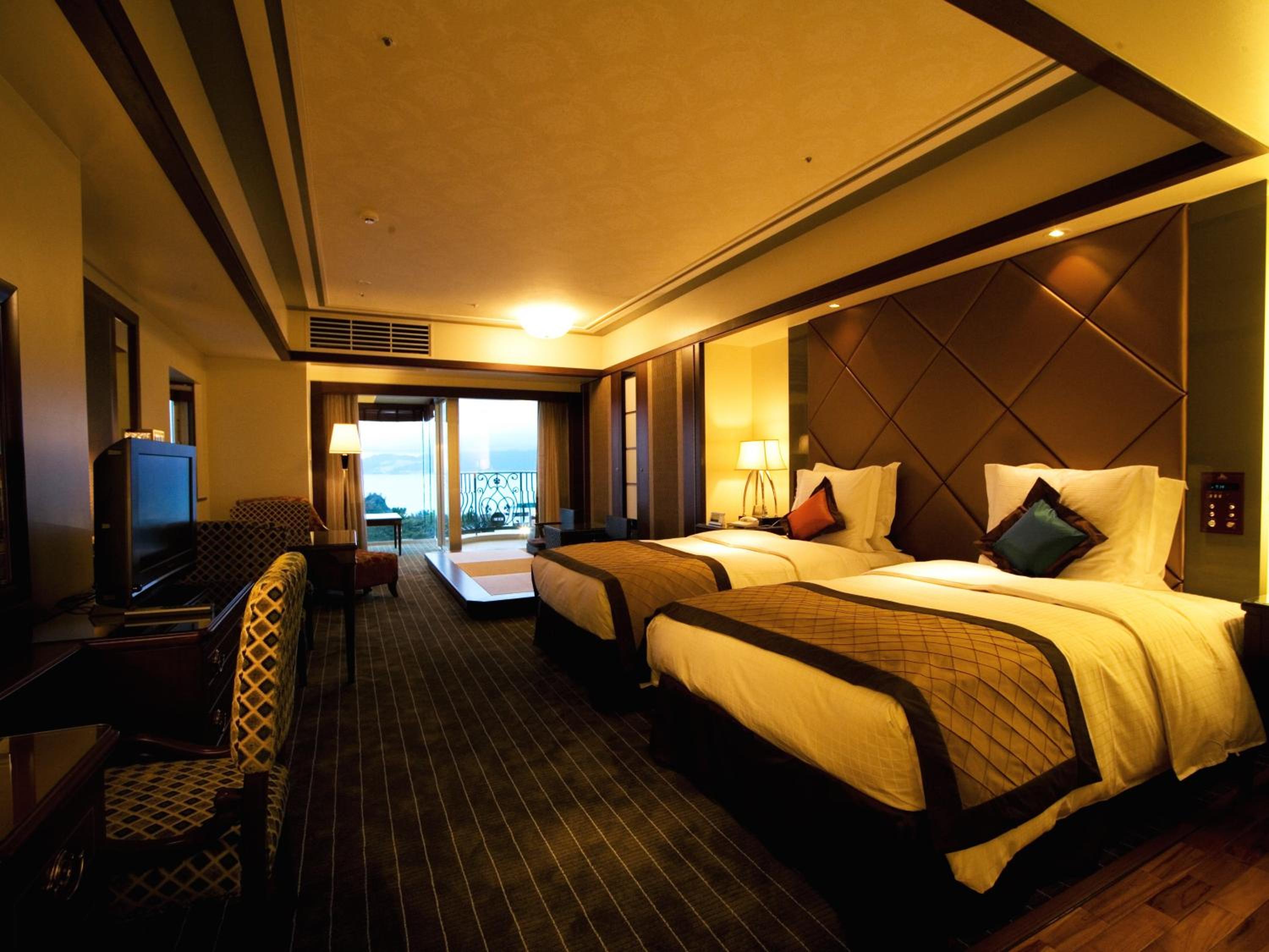Premier Twin Room- High Floor - Photo 1