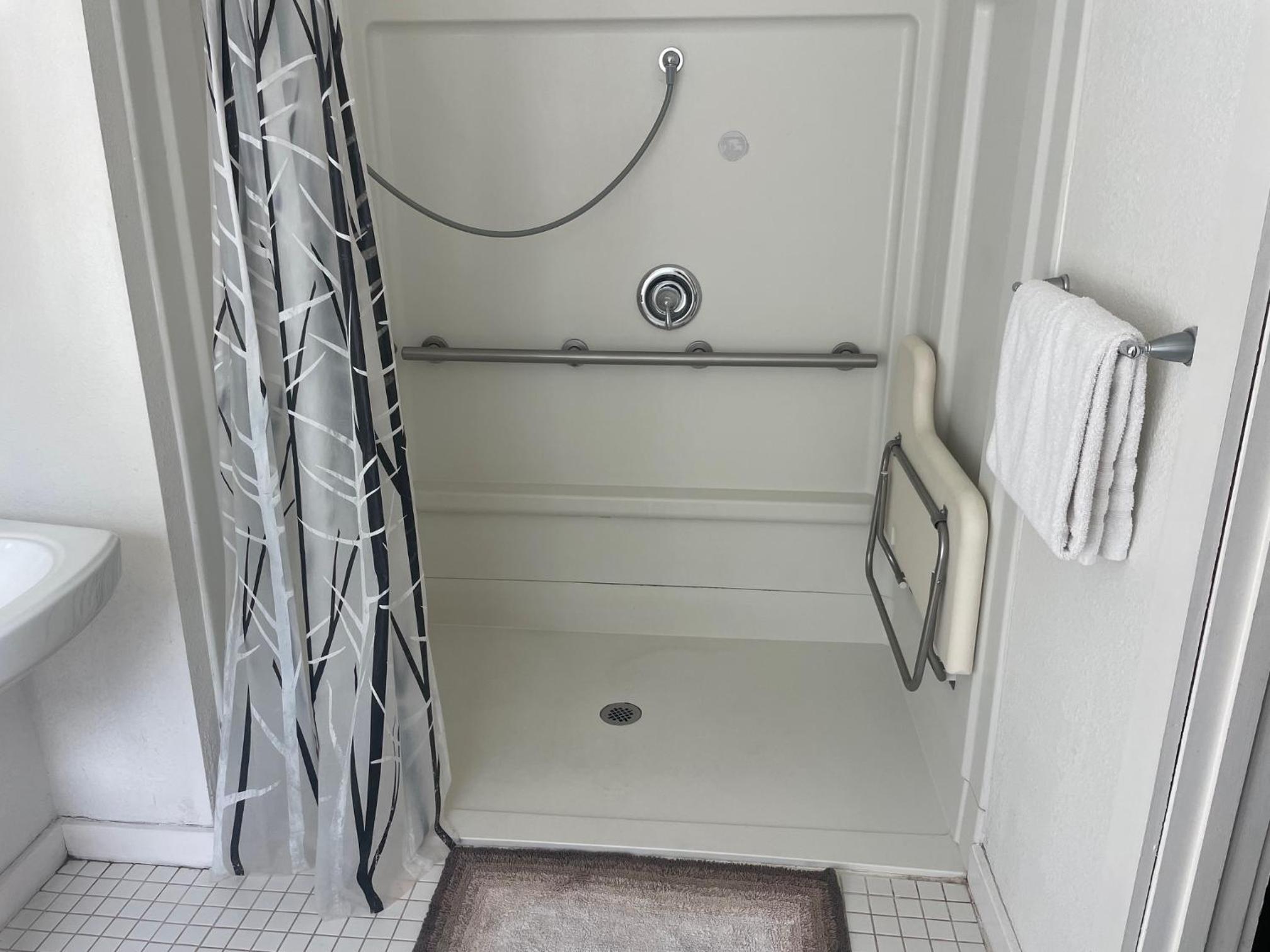 Single Room - Disability Access photo 2
