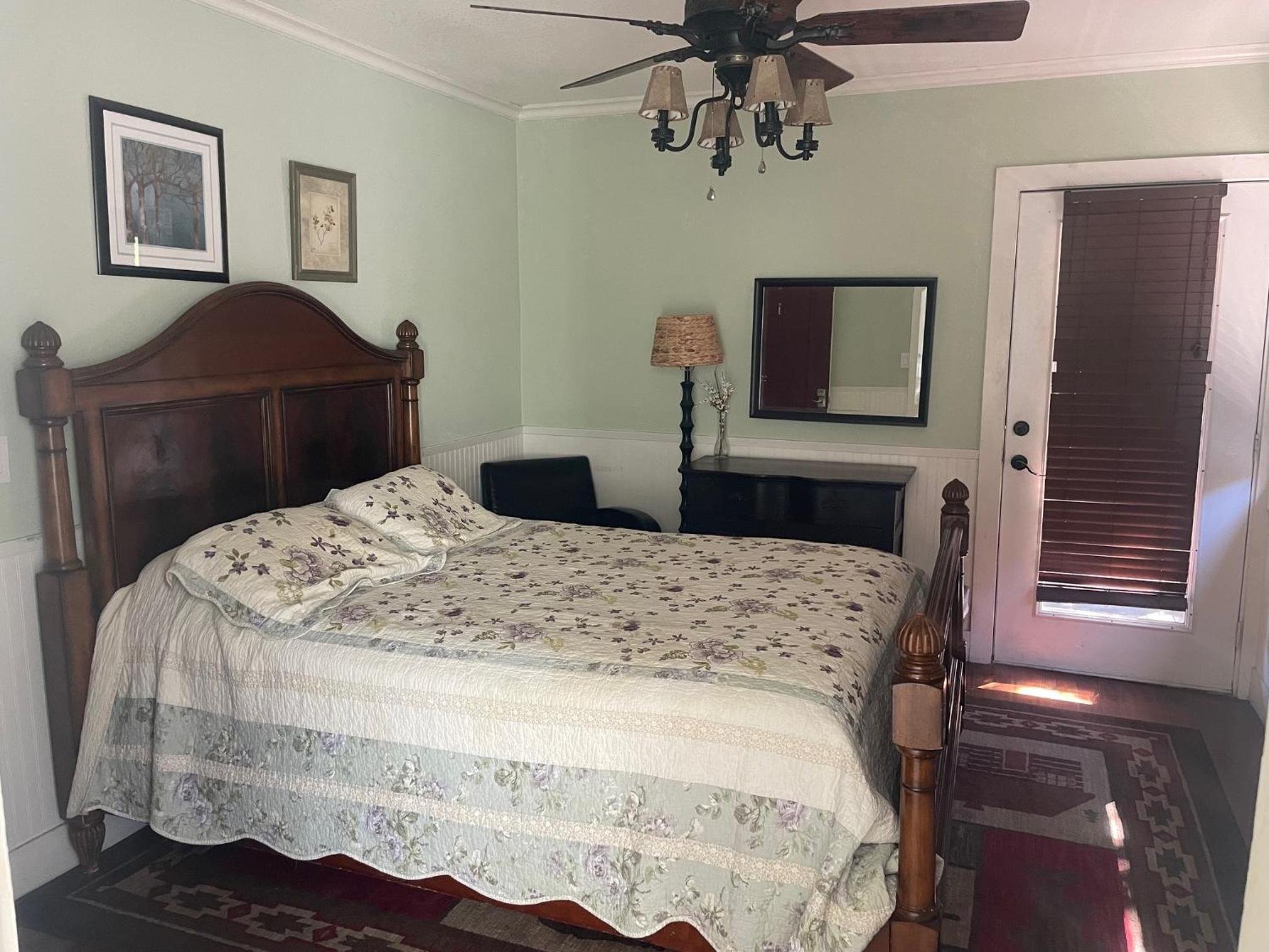 Single Room - Disability Access photo 1