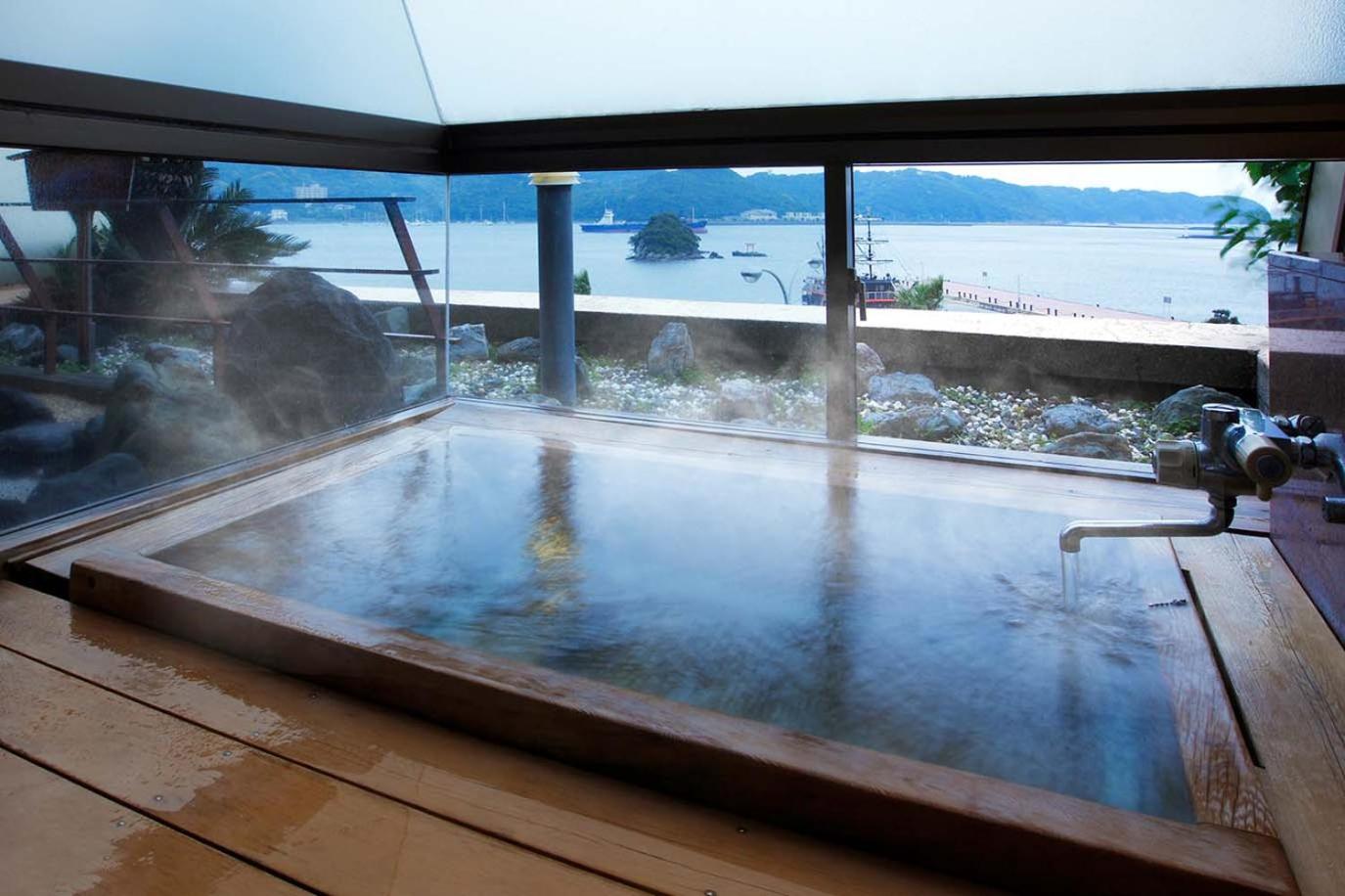 Deluxe Japanese-Style Quadruple Room photo 2