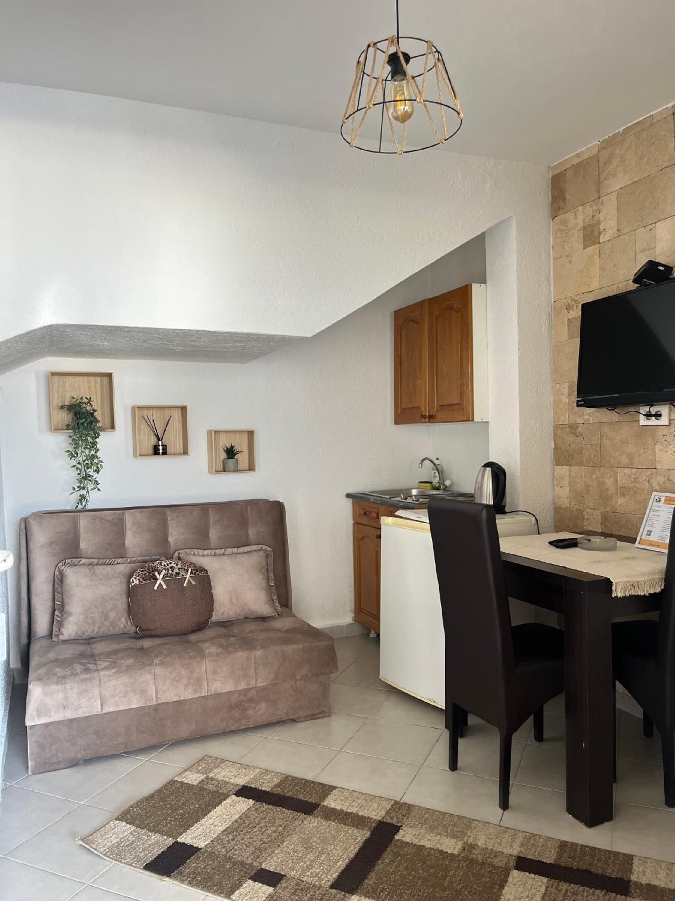 Apartment - Ground Floor photo 2