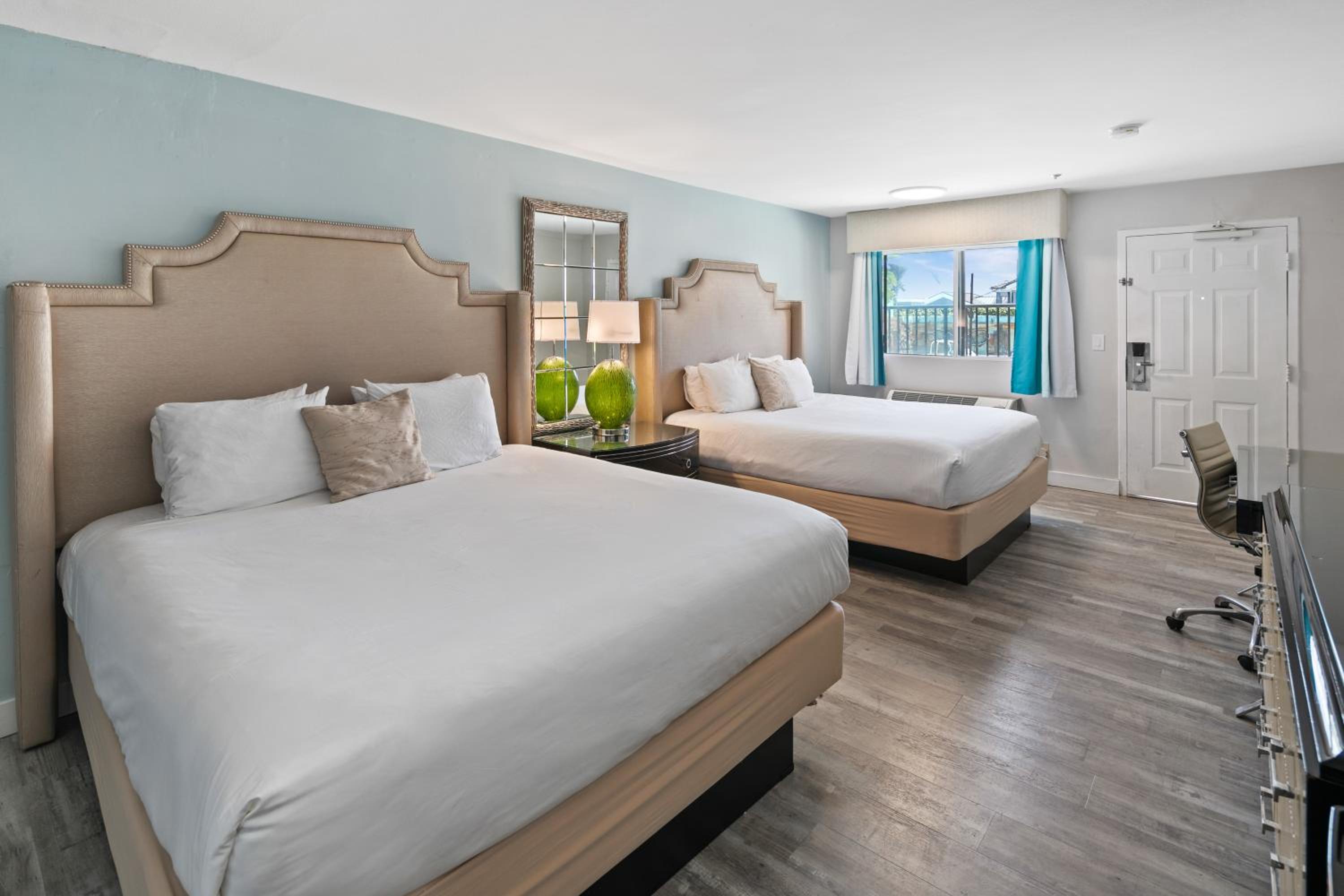 King Room with Two King Beds - Photo 1