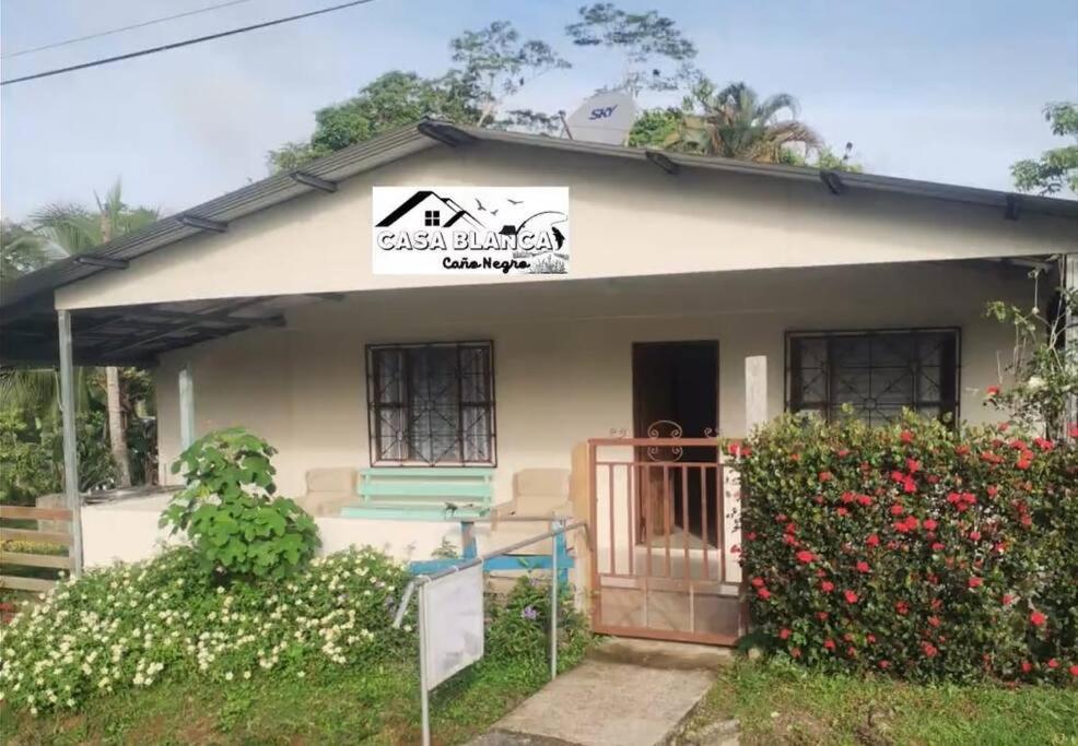 Three-Bedroom House photo 1