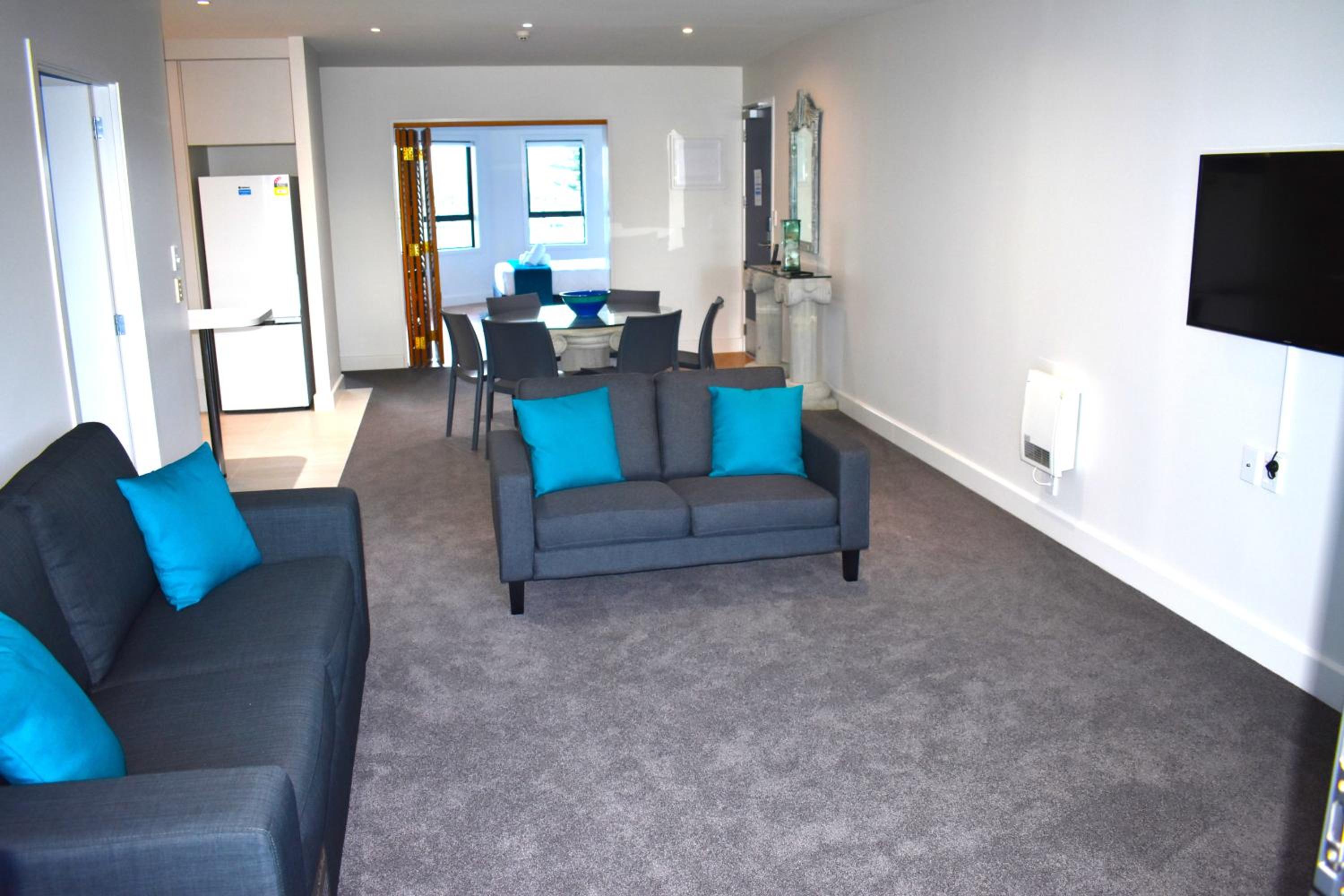 Three-Bedroom Apartment photo 1