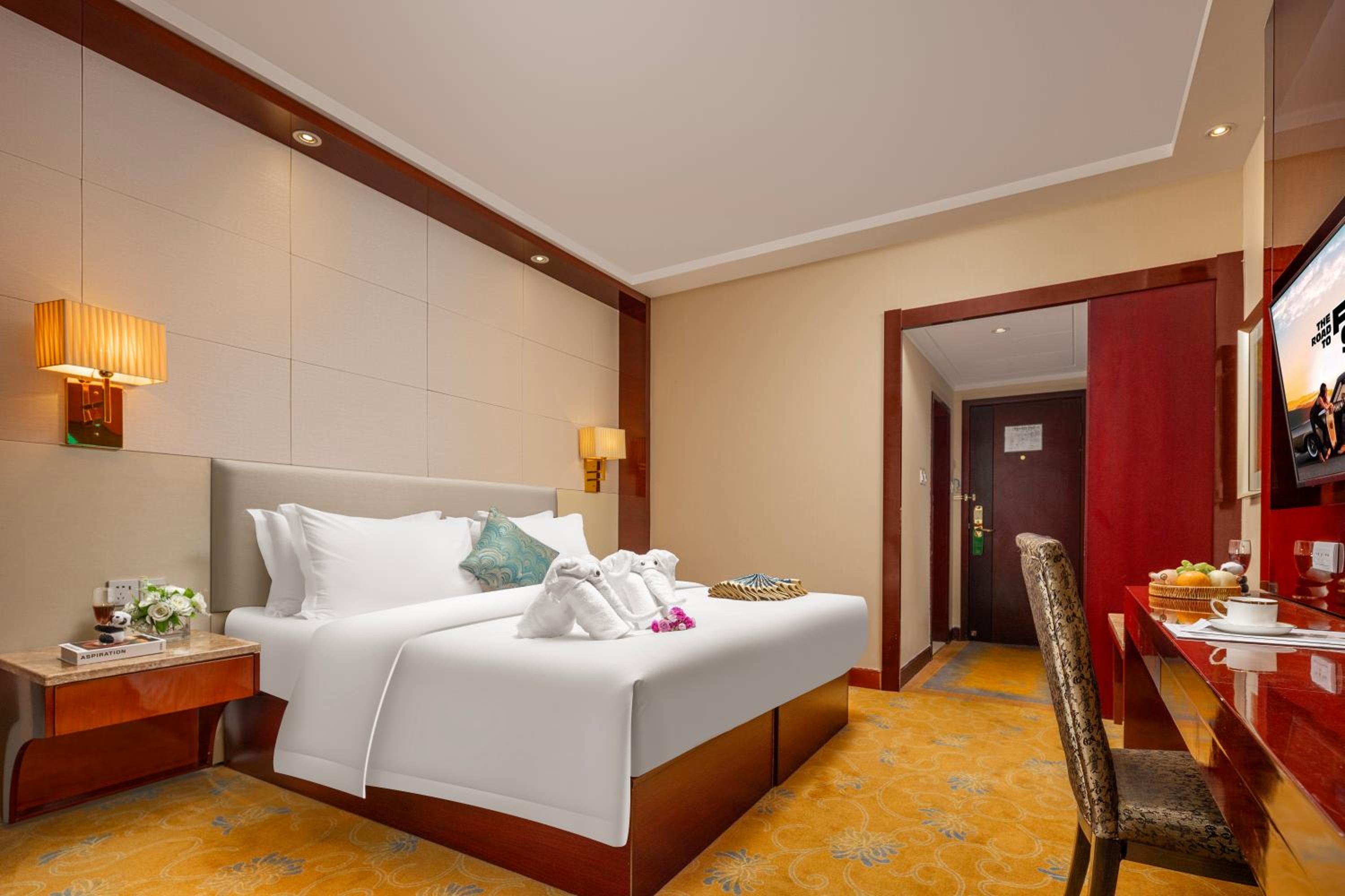 Deluxe King Room photo 2
