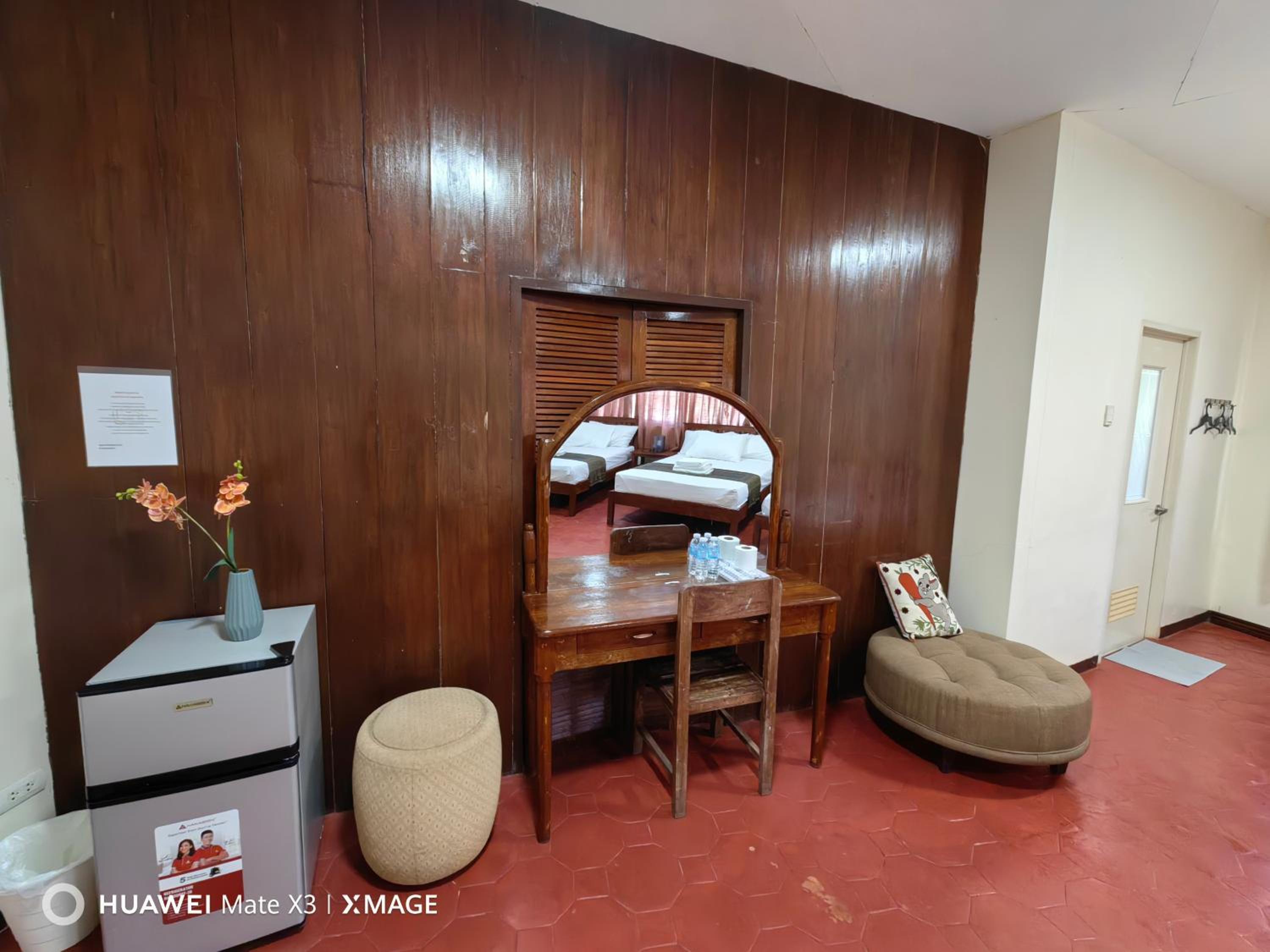 Family Room - Photo 4