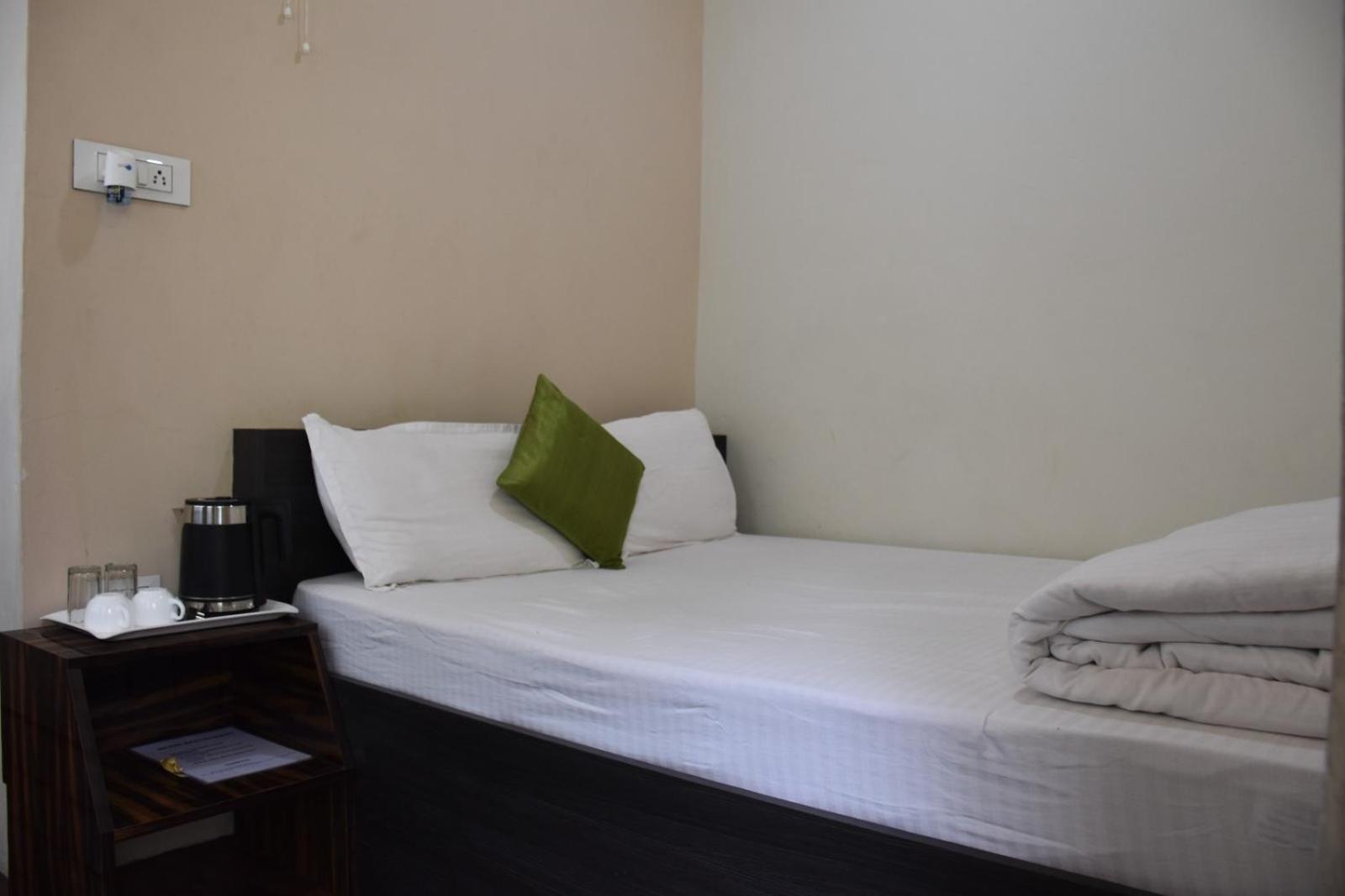 Single Room - Photo 2
