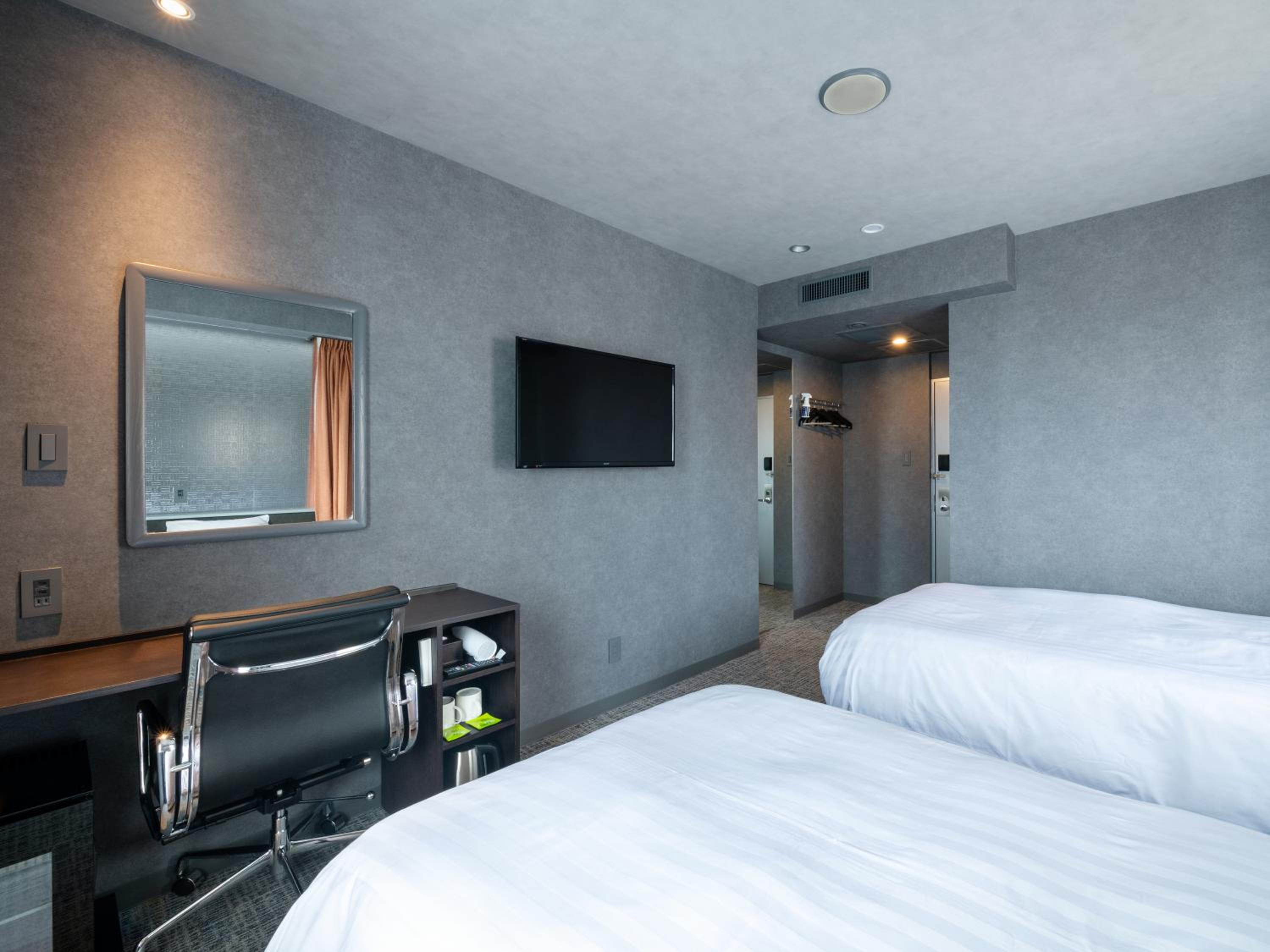 Twin Room - Non-Smoking - Photo 2