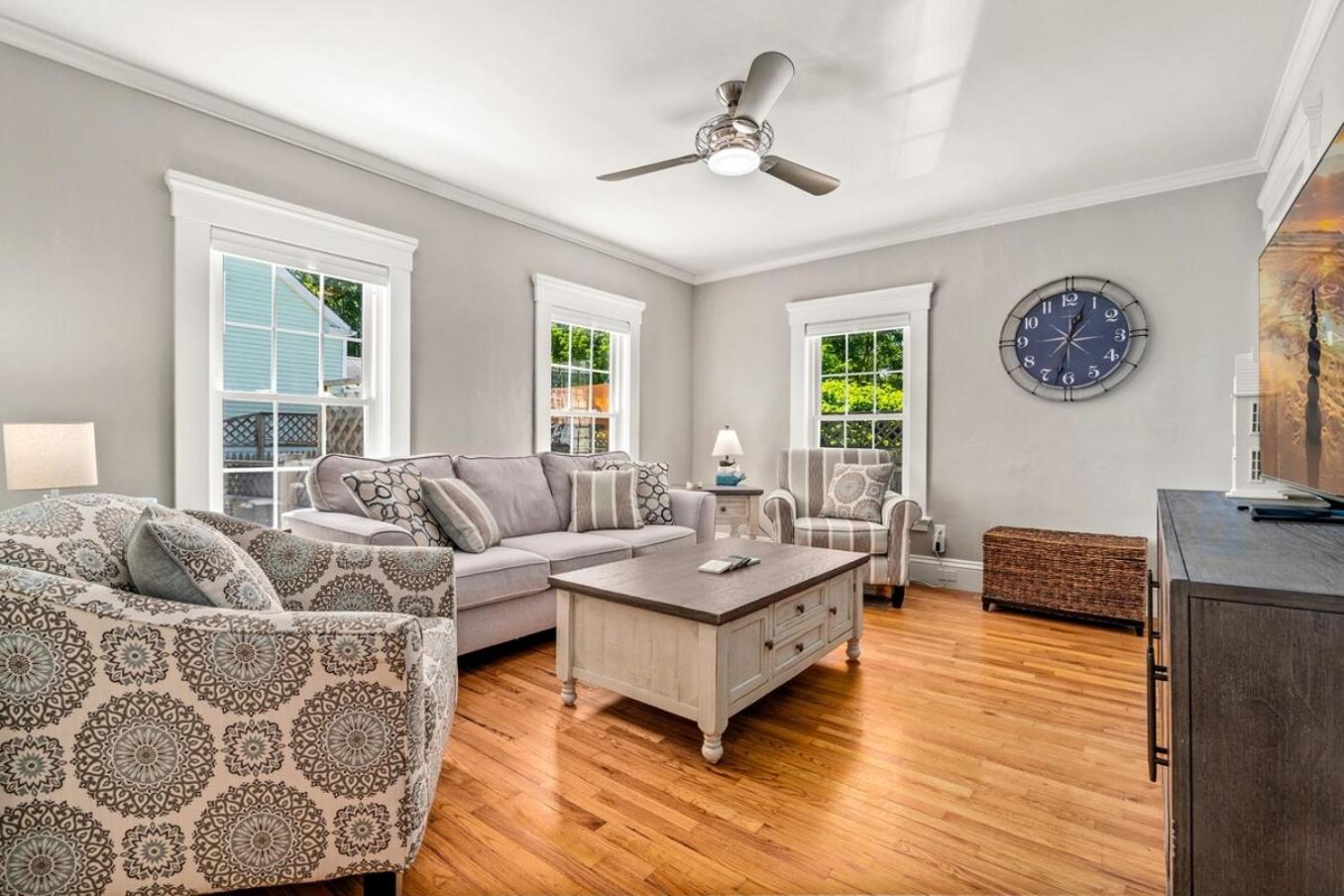 Three-Bedroom House photo 1
