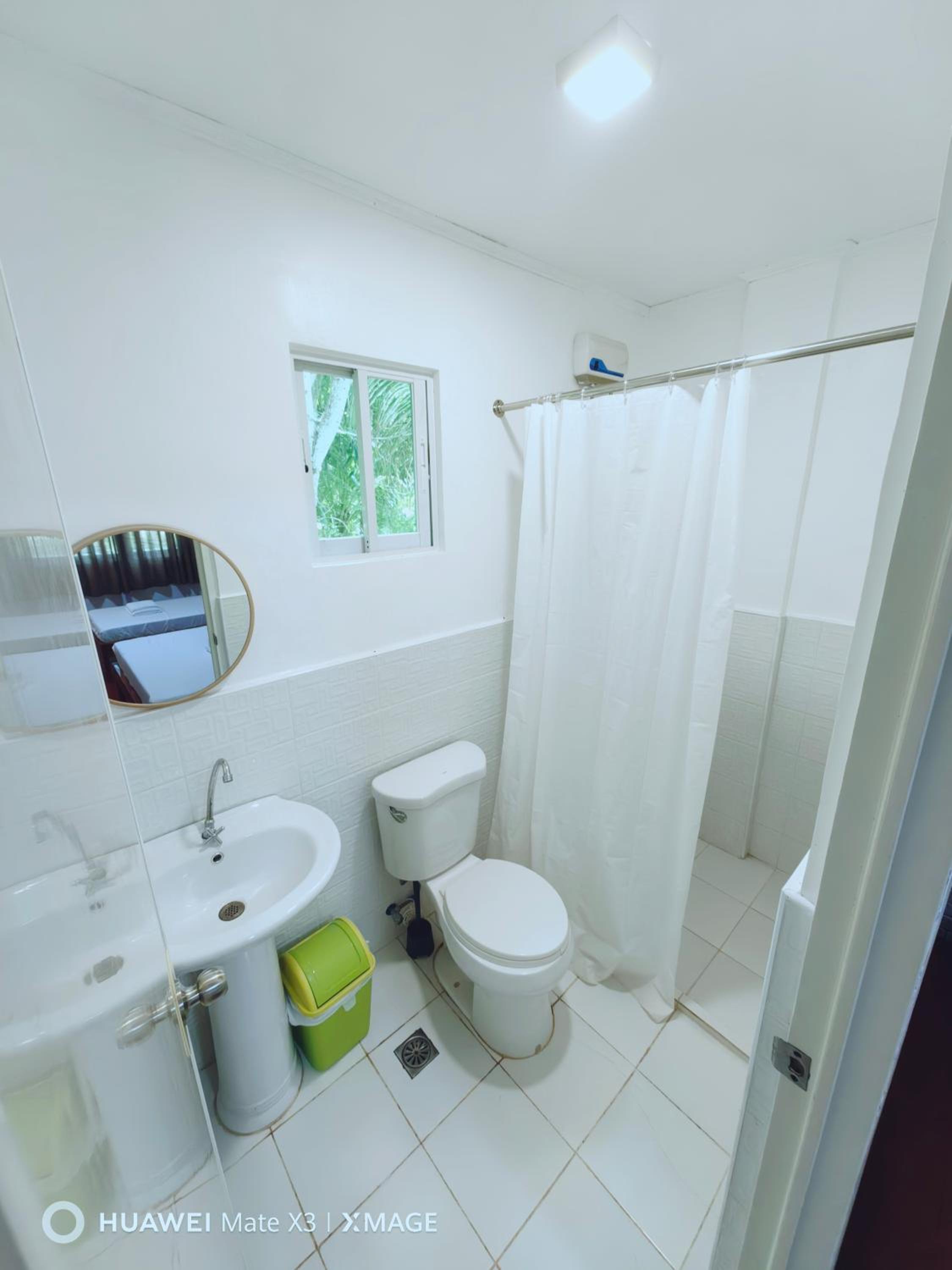 Economy Twin Room - Photo 2