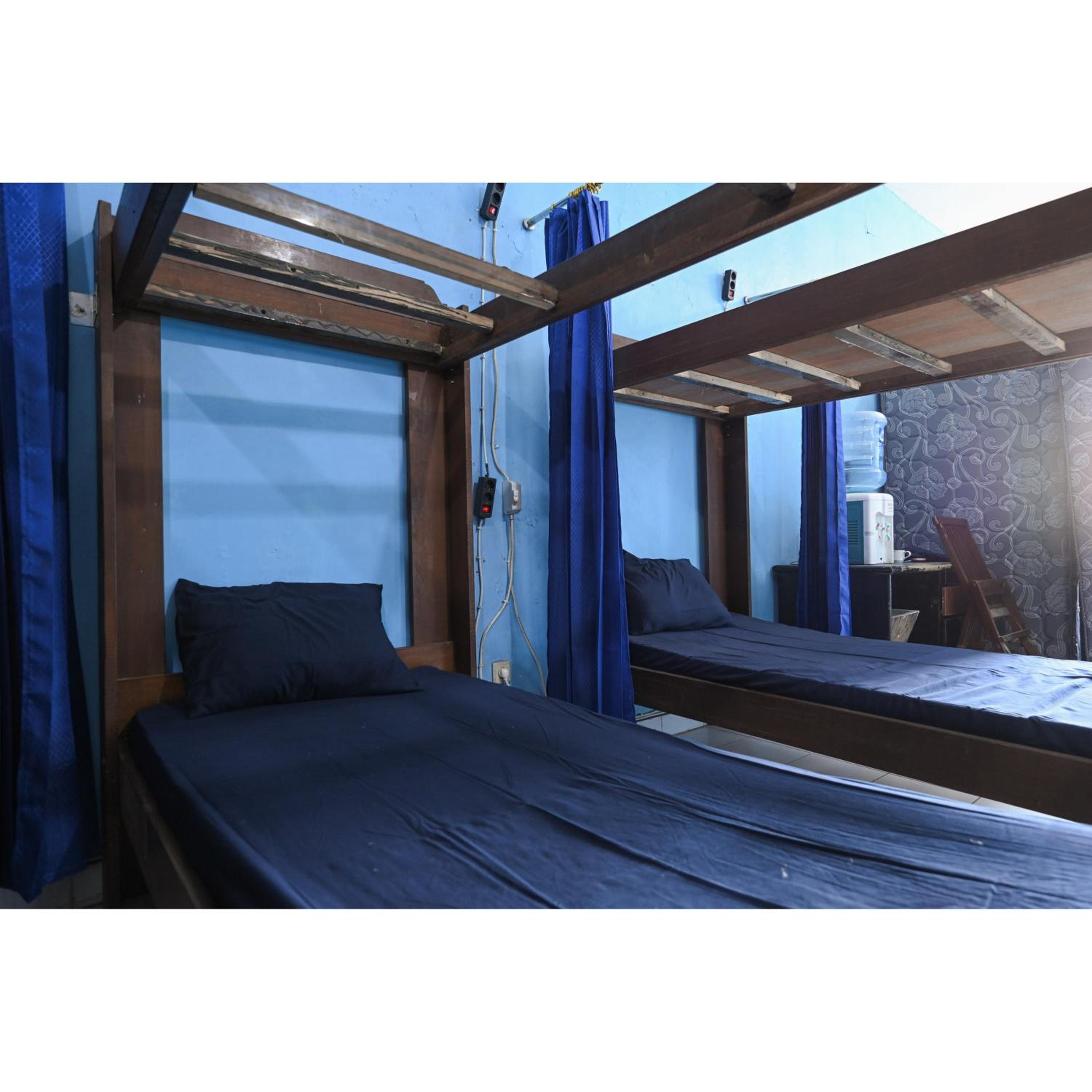 Mixed Dormitory Room photo 1