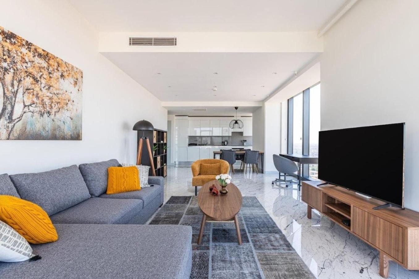 Apartment photo 2