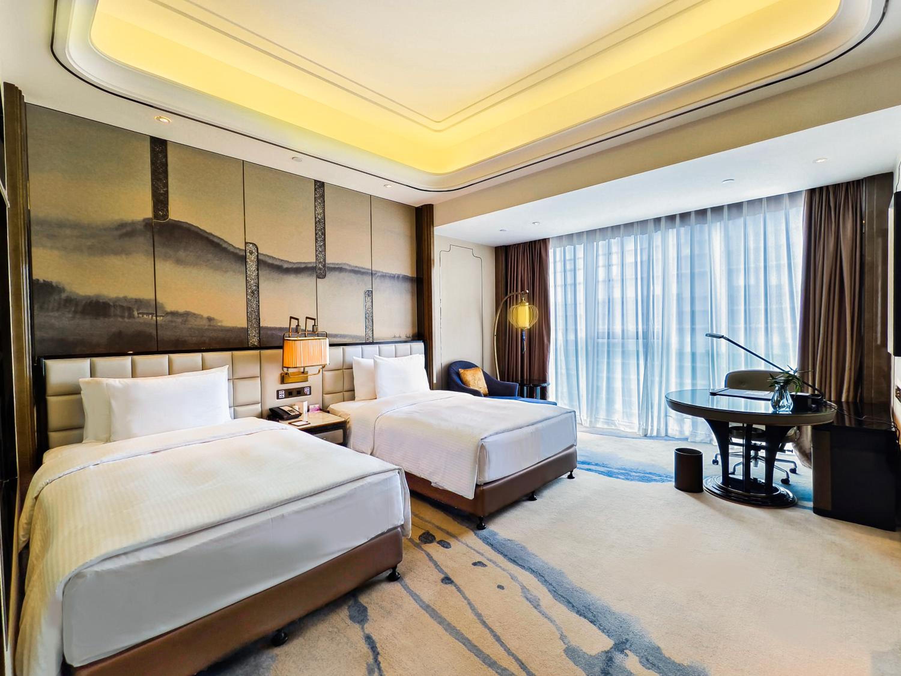 Exective Deluxe Twin Room【High Floor+65 inches Project to a high-definition TV】