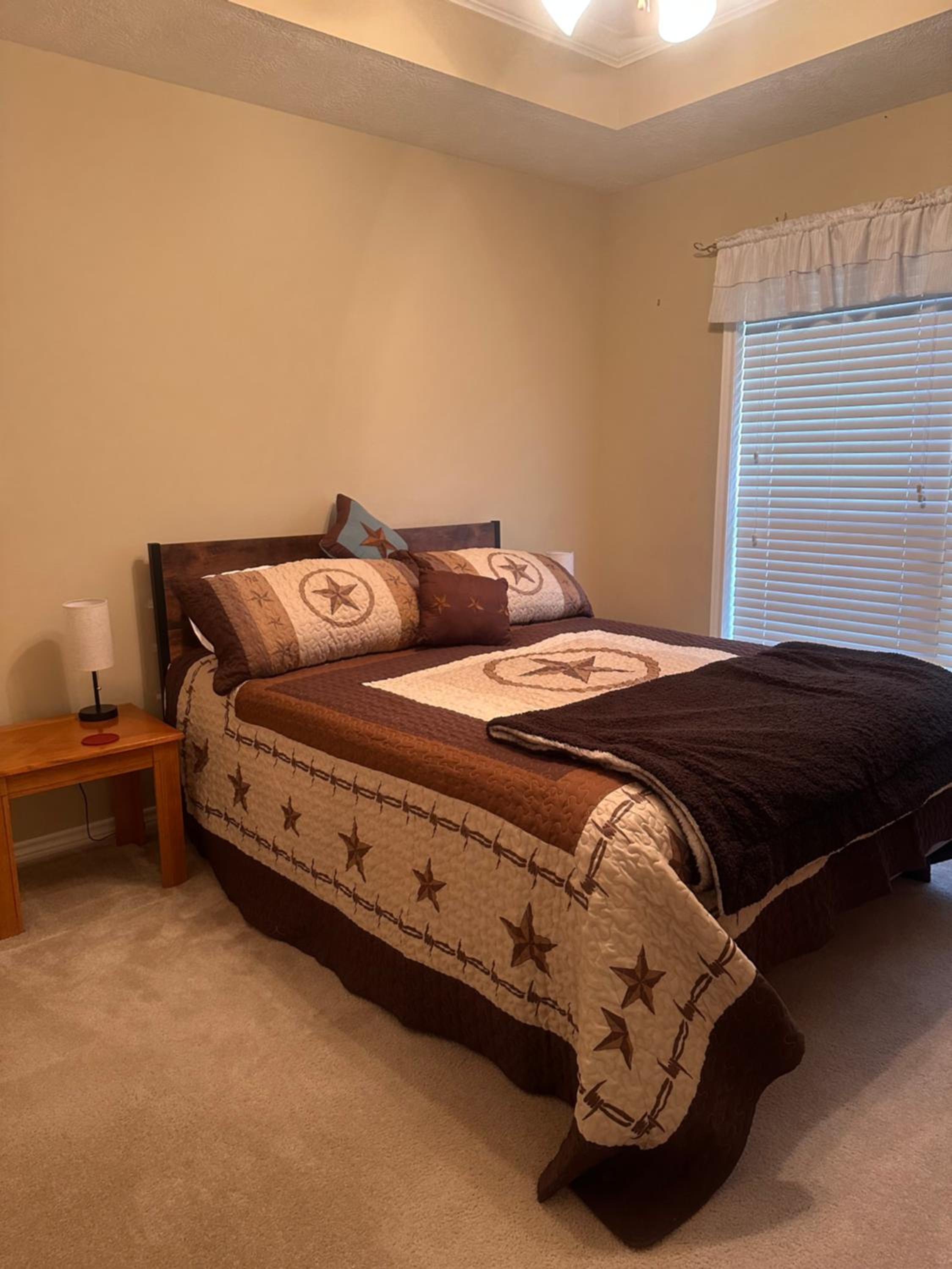 Three-Bedroom House photo 3