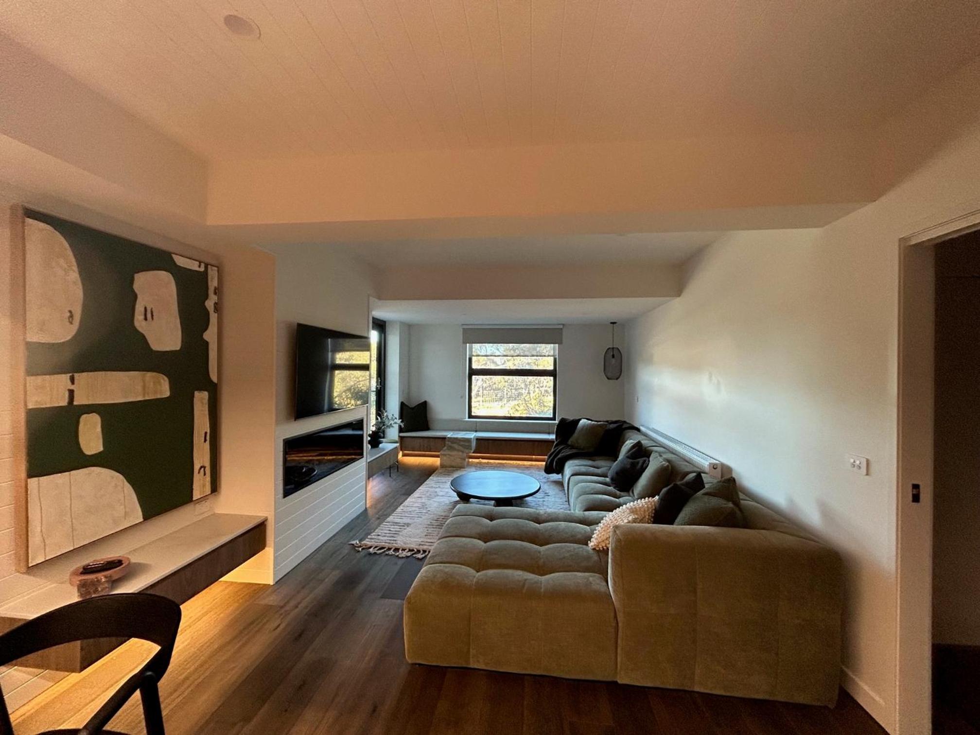 Three-Bedroom Apartment with Balcony