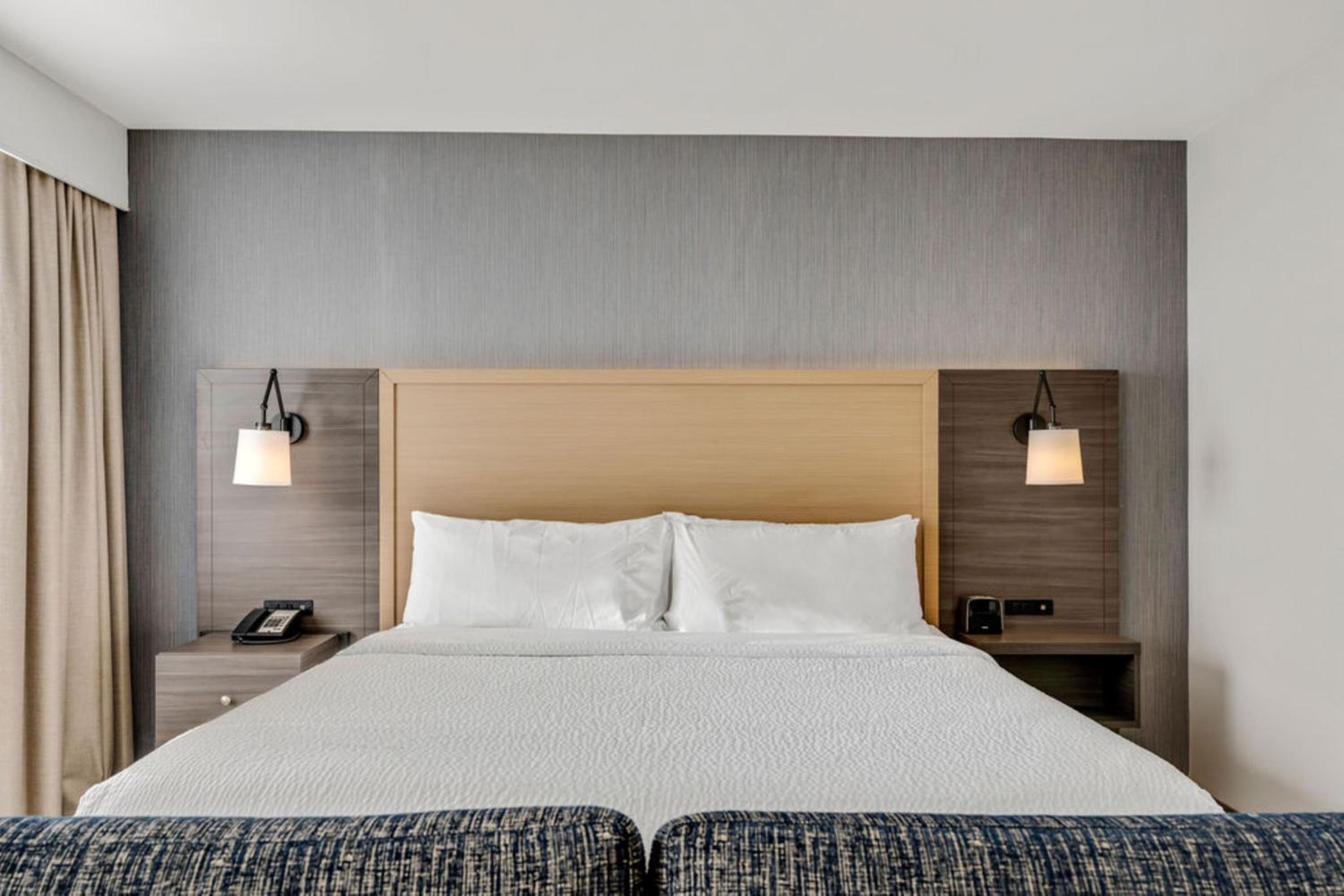 Premium Corner King Room with Shower