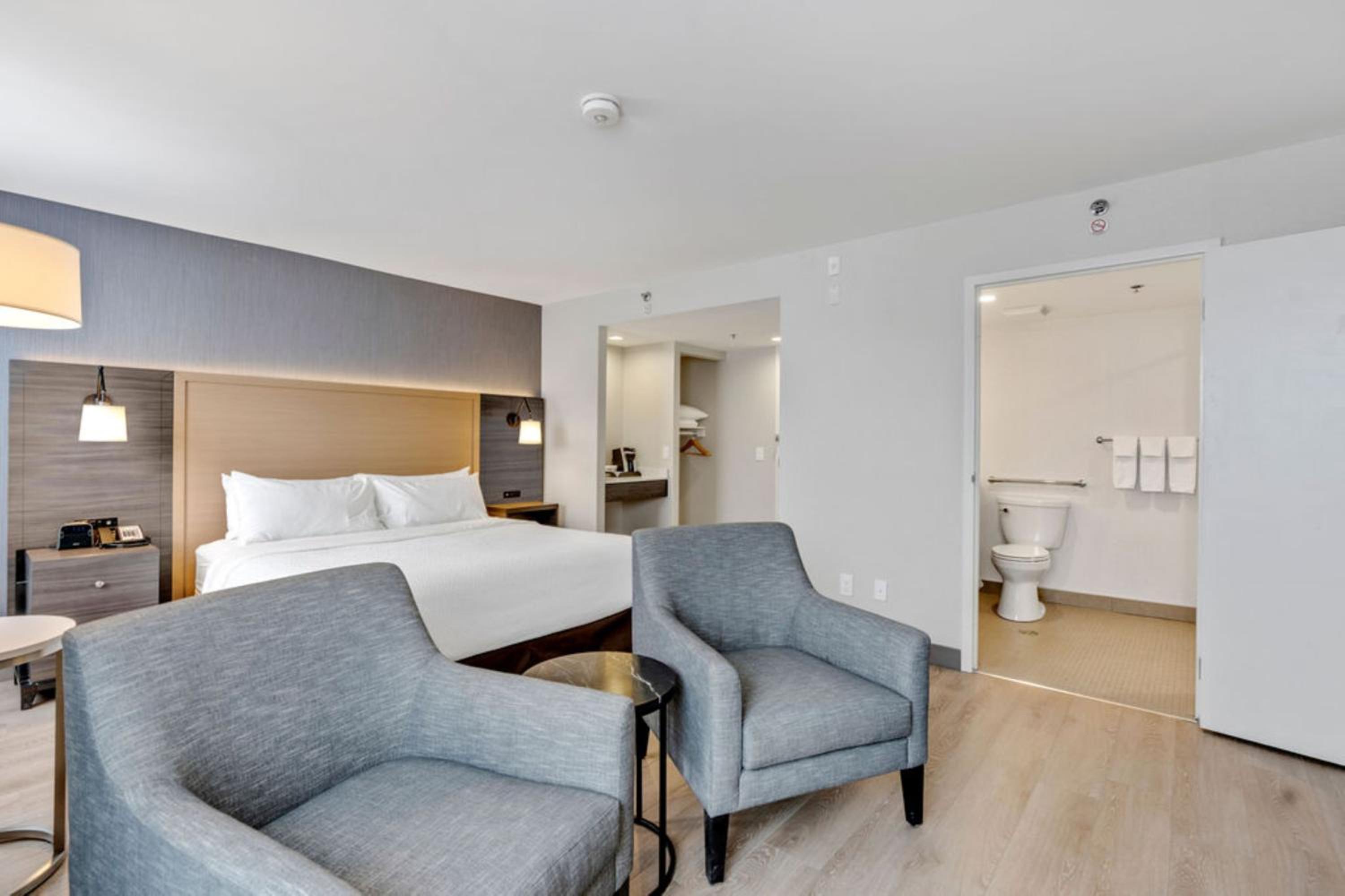 King Room with Accessible Roll-In Shower