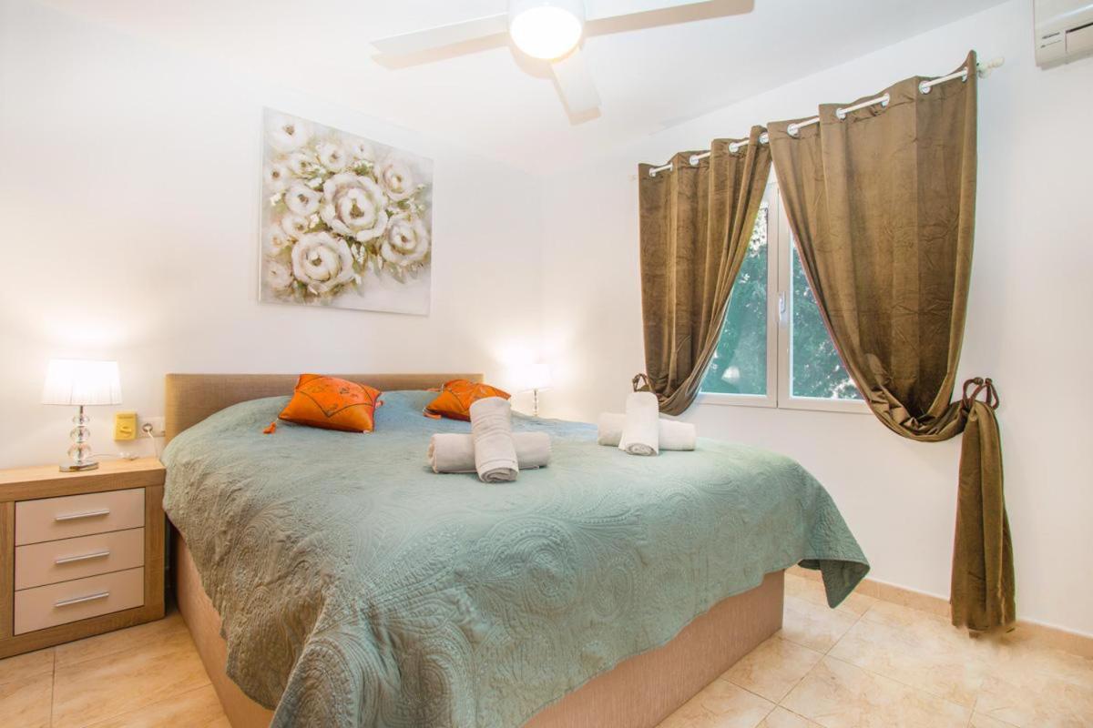 Villa de Tres Habitaciones