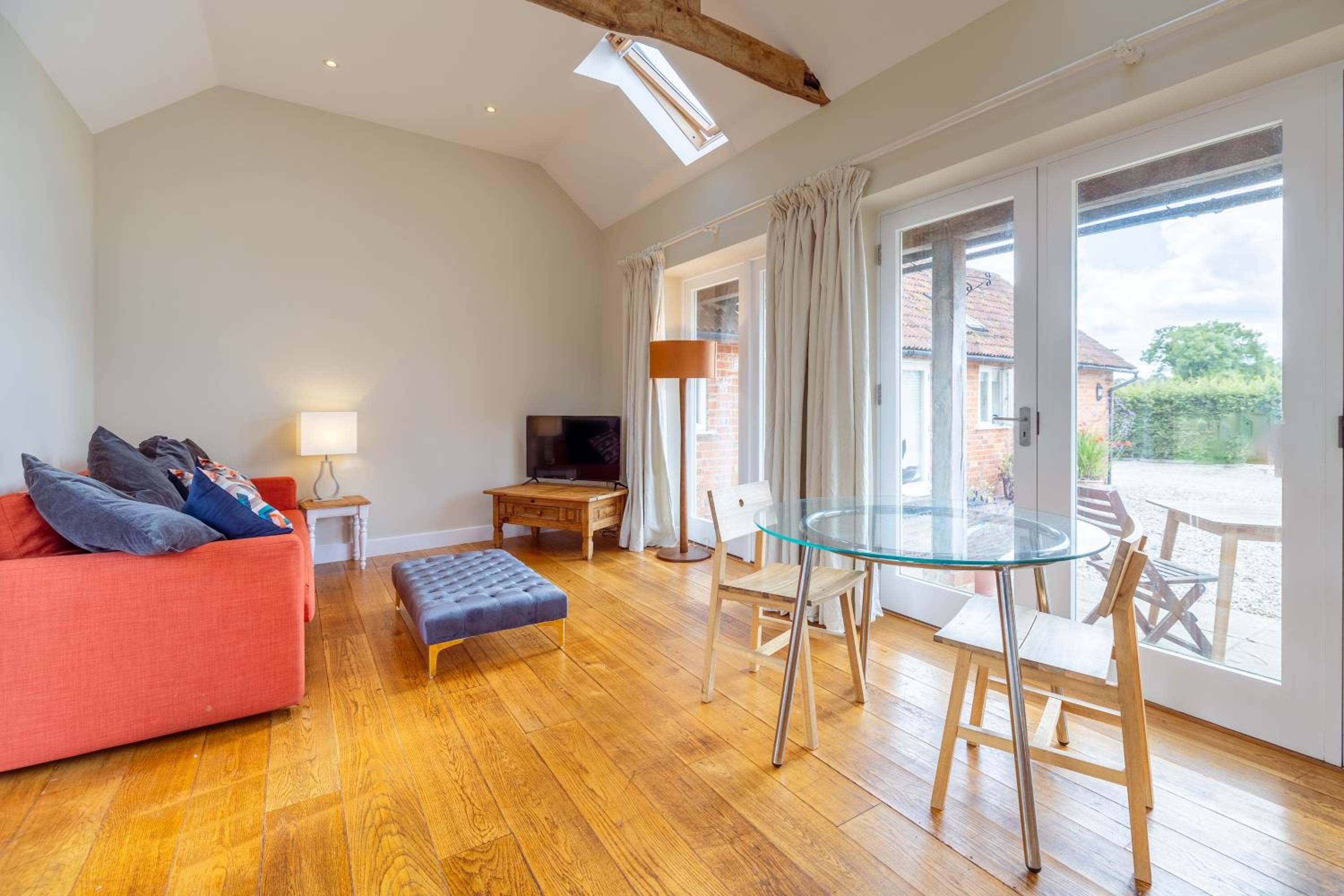 One-Bedroom Apartment with Garden - Photo 1
