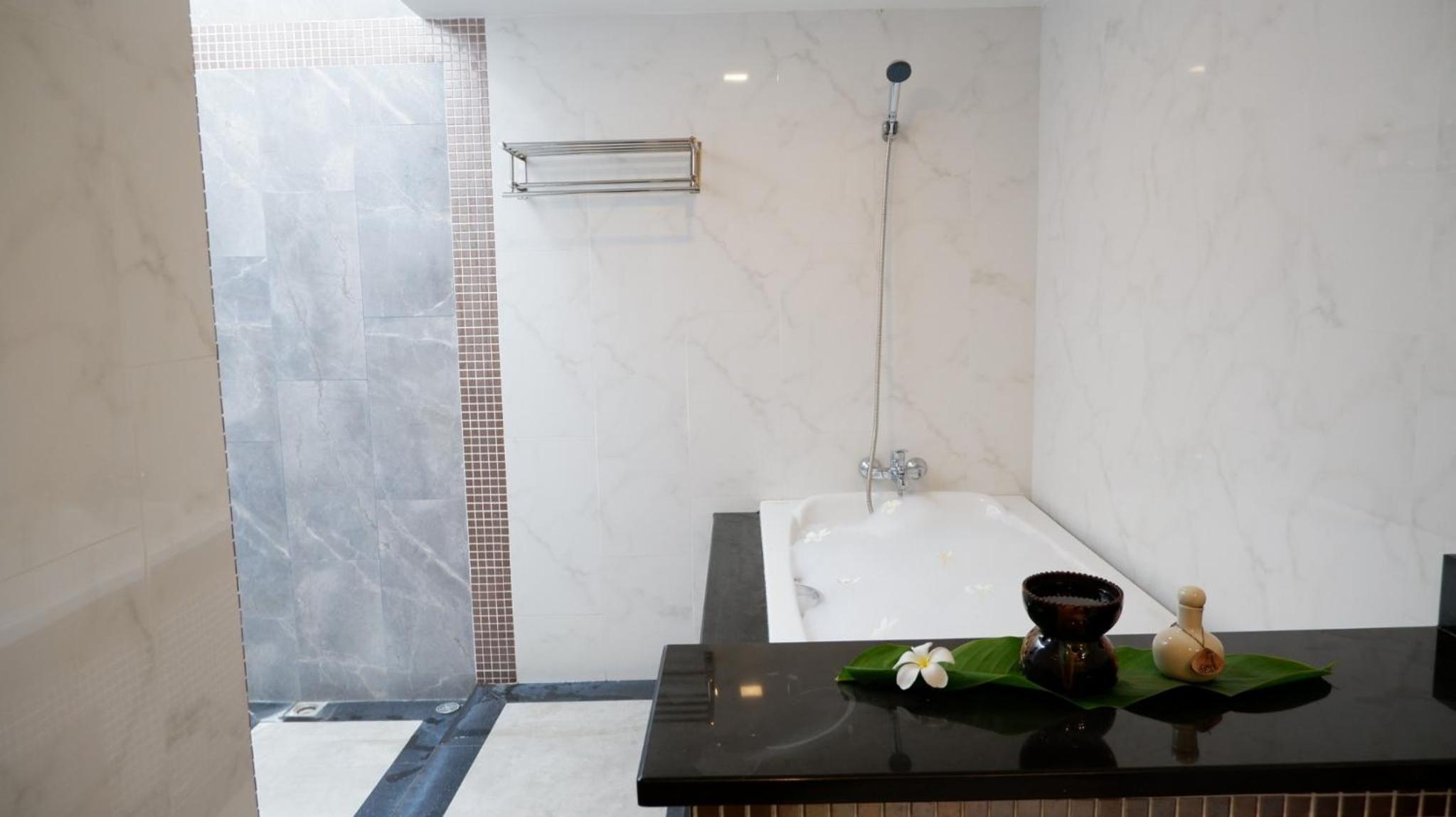 Three-Bedroom Villa - Photo 24