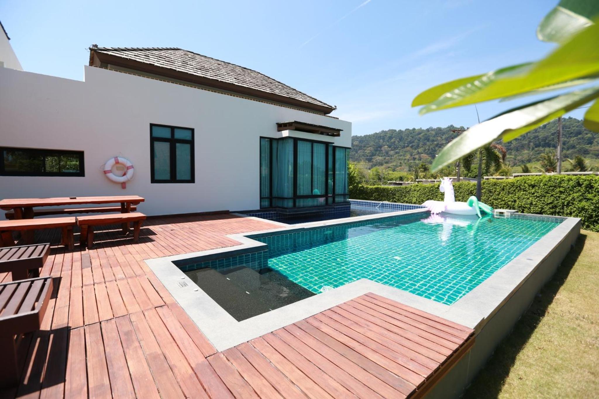 Two-Bedroom Villa - Photo 3