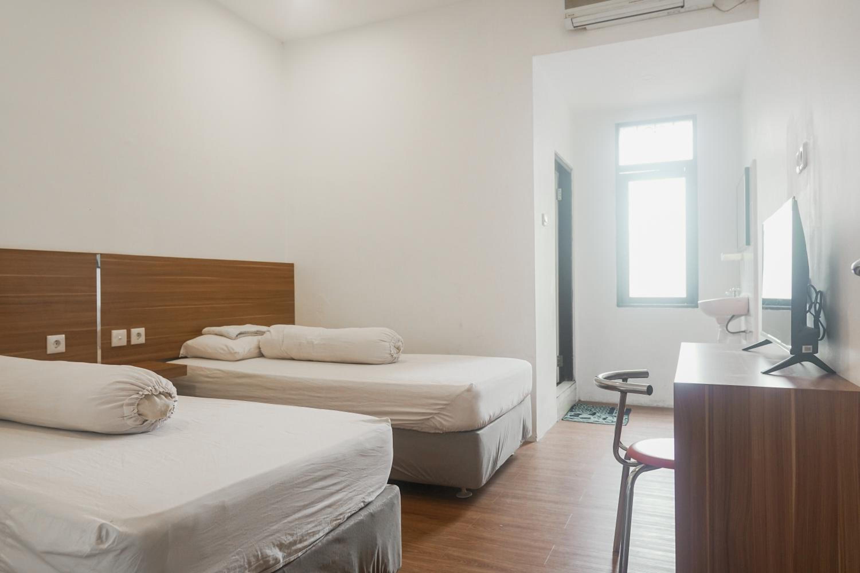 Deluxe Twin Room - Photo 1