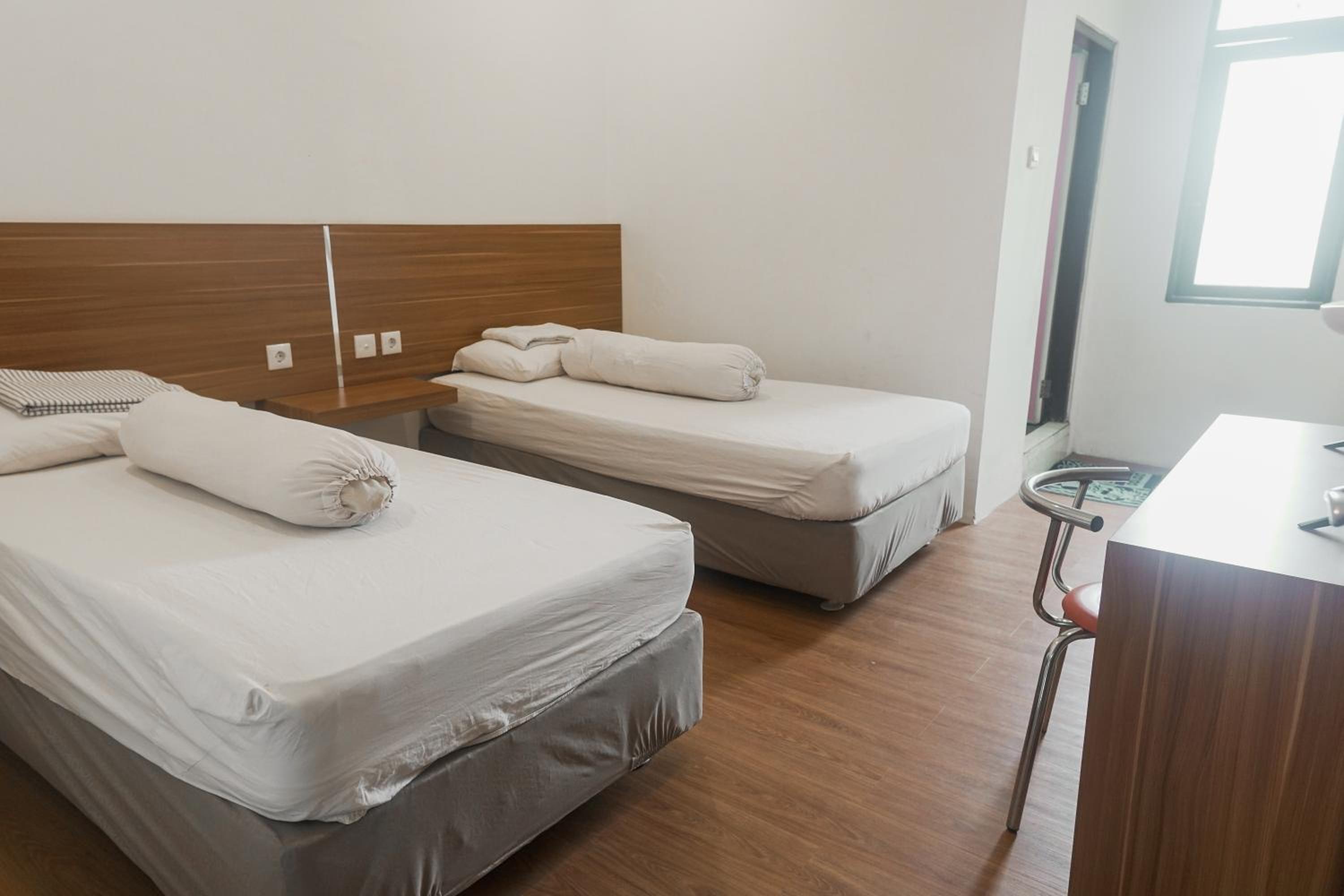 Deluxe Twin Room - Photo 2