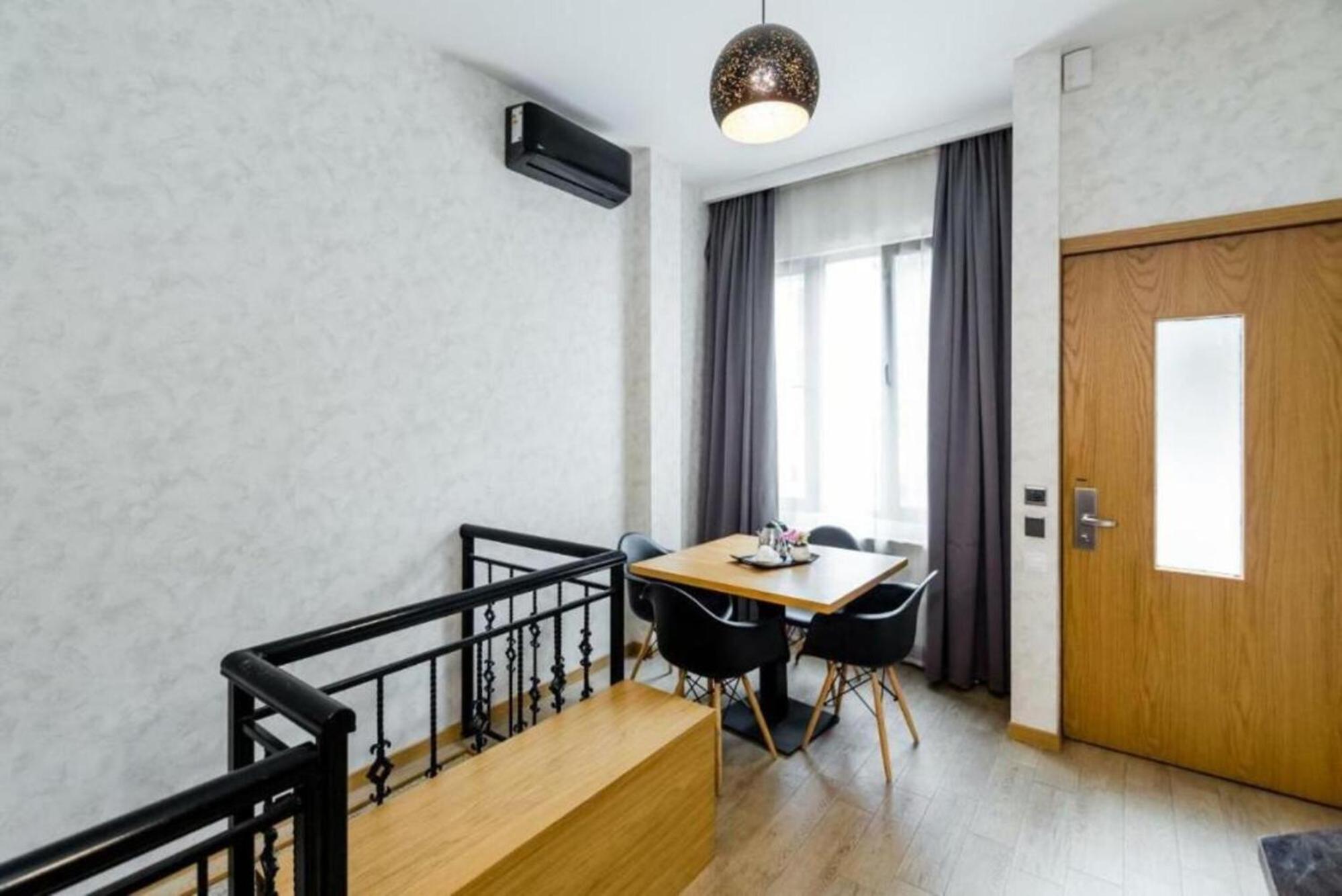 Apartment photo 1