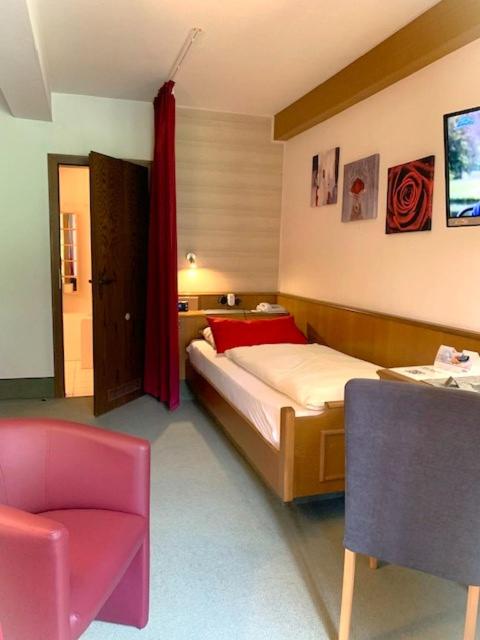 Single Room photo 3
