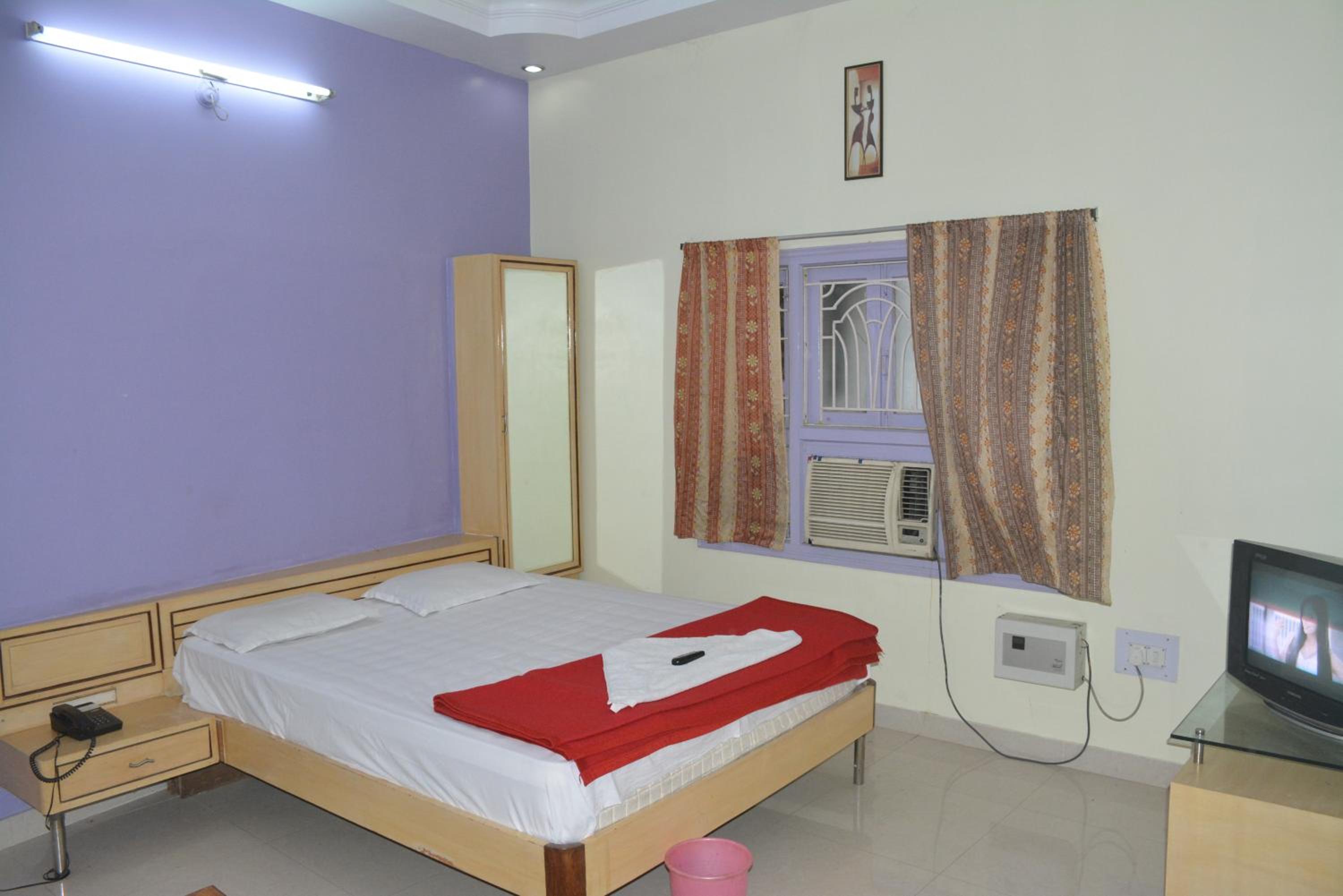Deluxe King Room photo 2