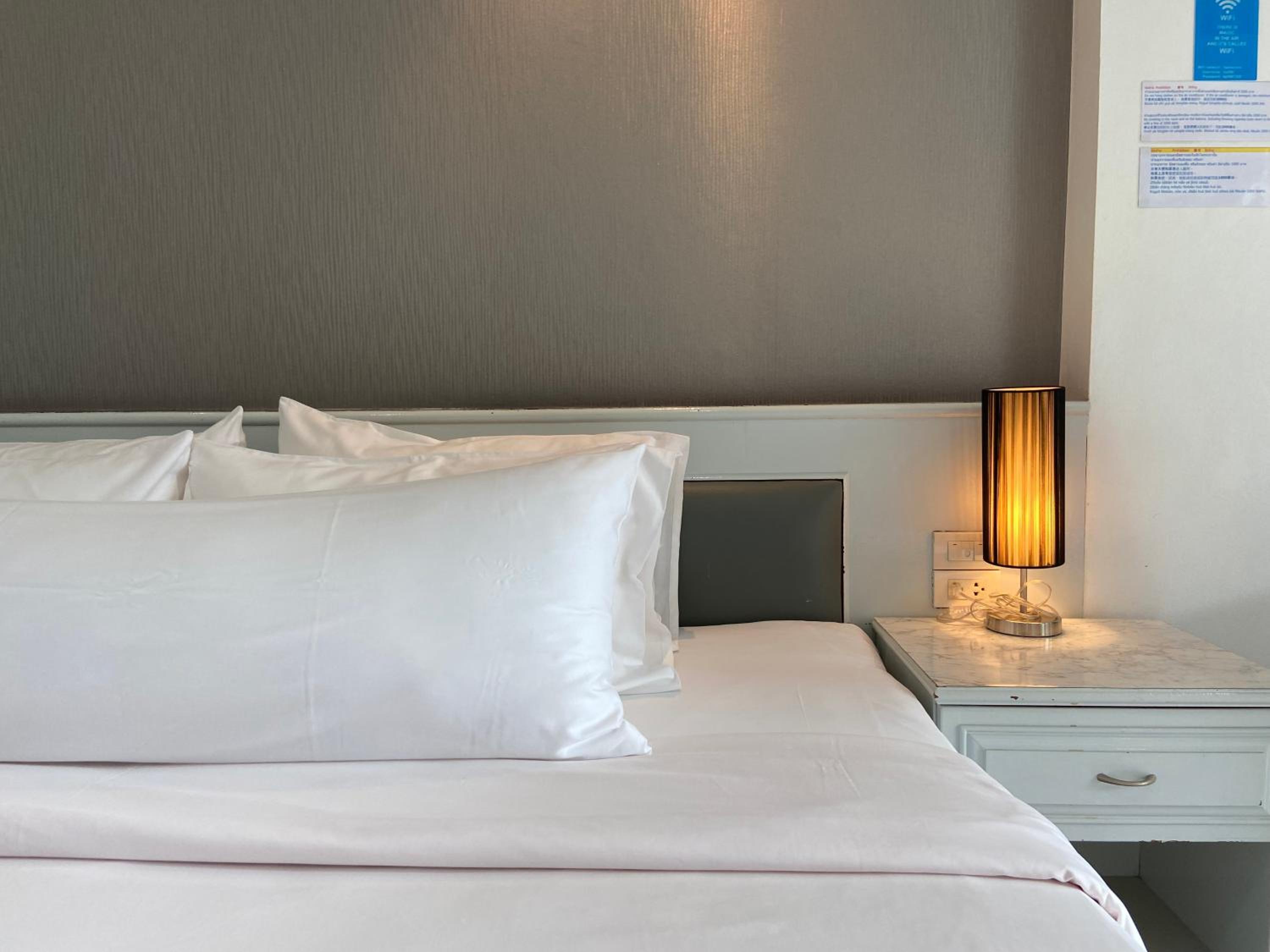 Deluxe Suite with Sea View