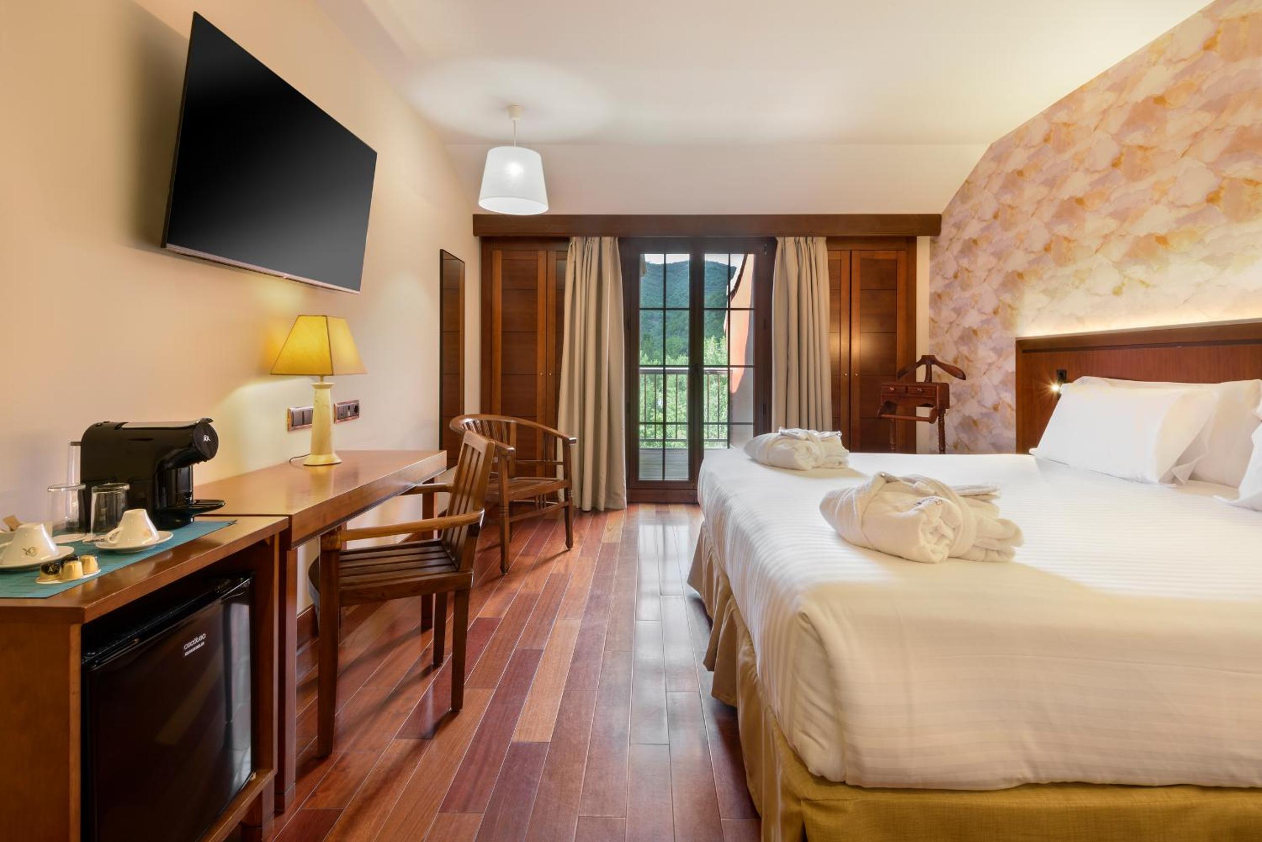 Double or Twin Room - Photo 1