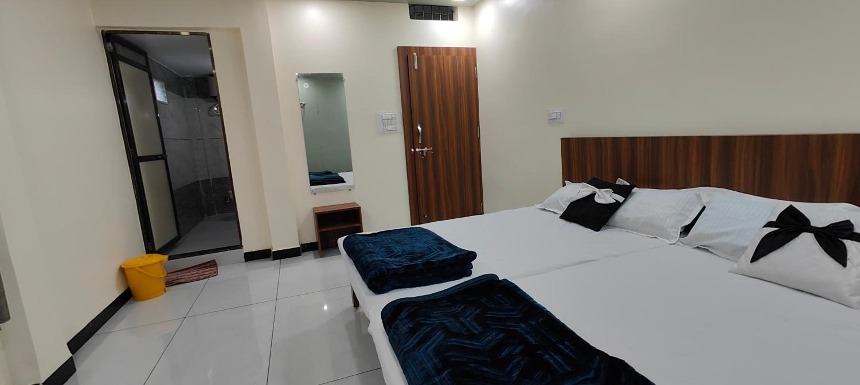 King Room with Two King Beds photo 2
