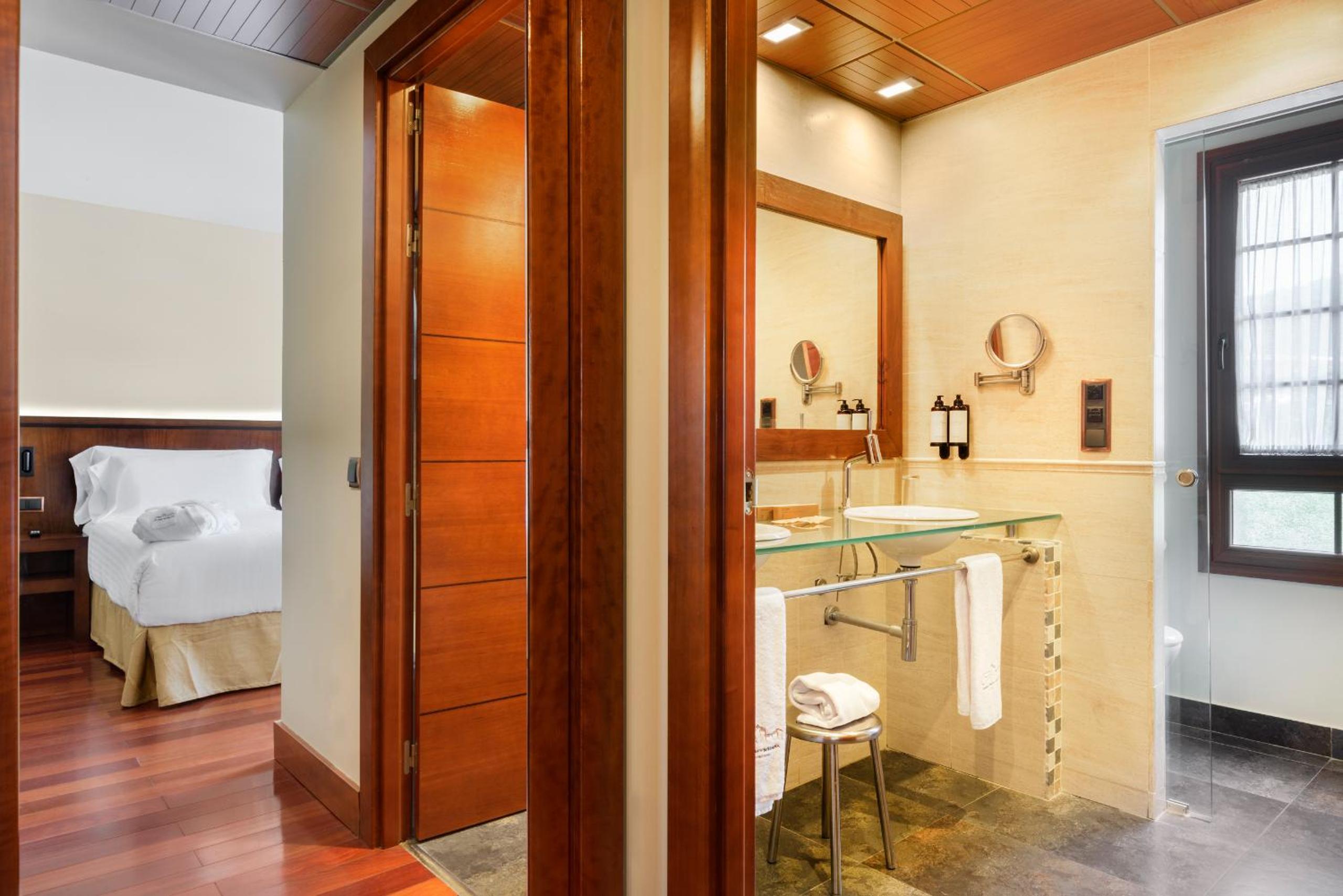 Villa - Photo 2