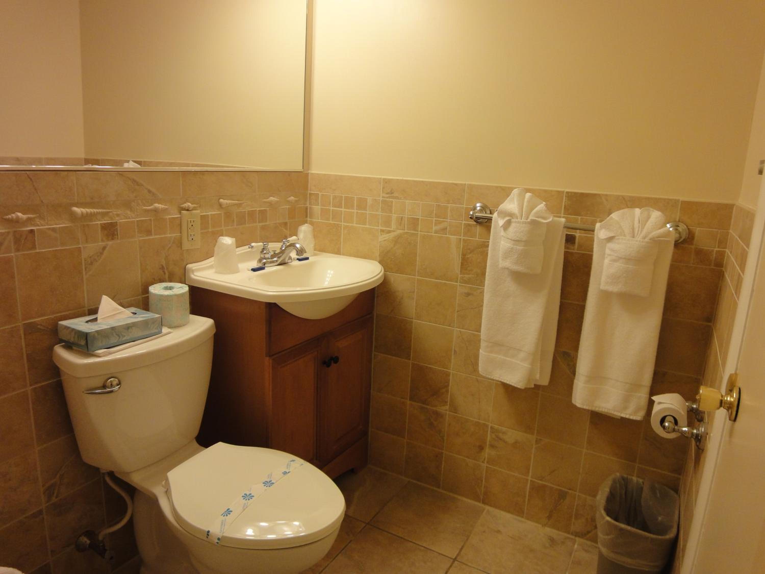 Standard Double Room - Photo 8