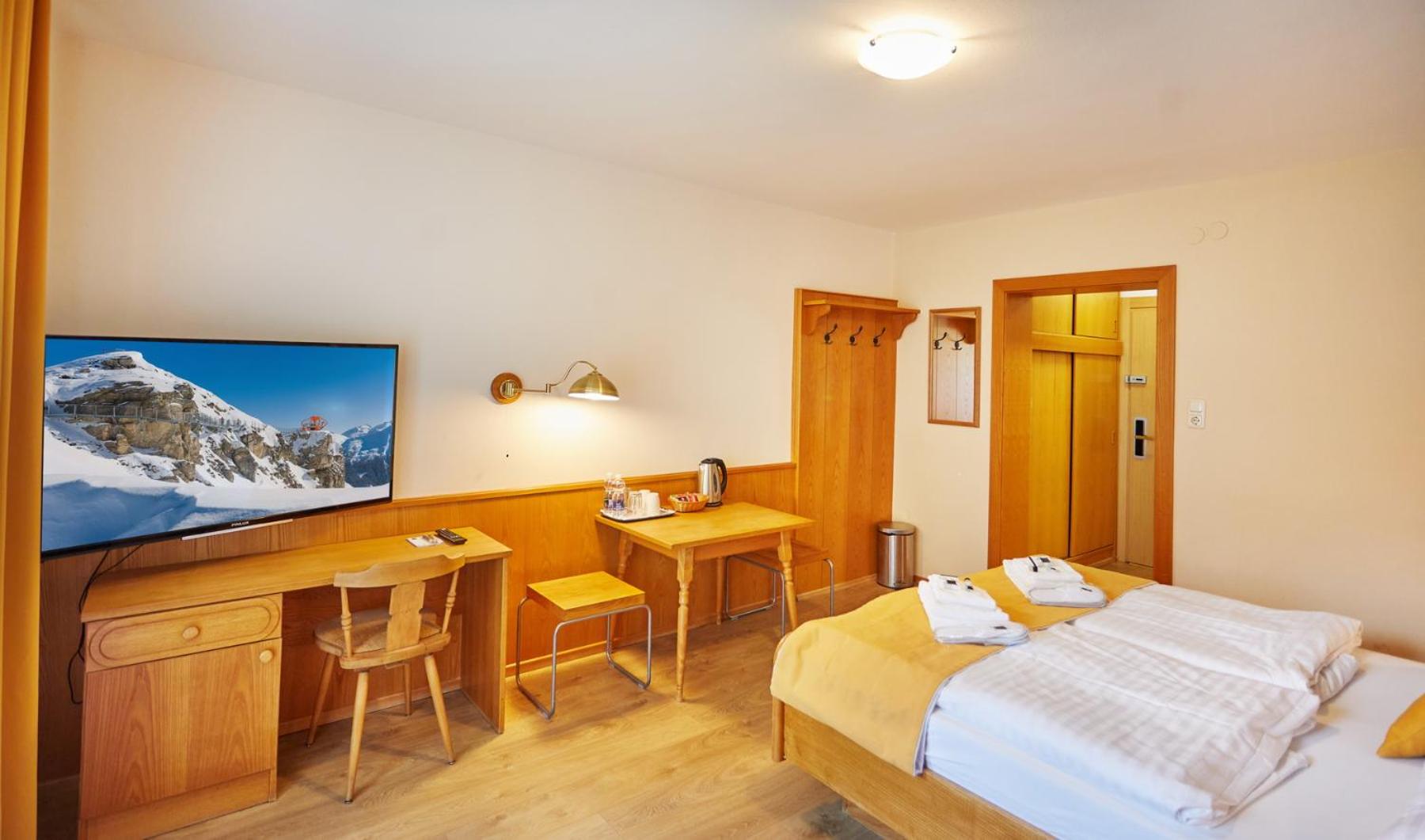 Double Room with Balcony photo 1