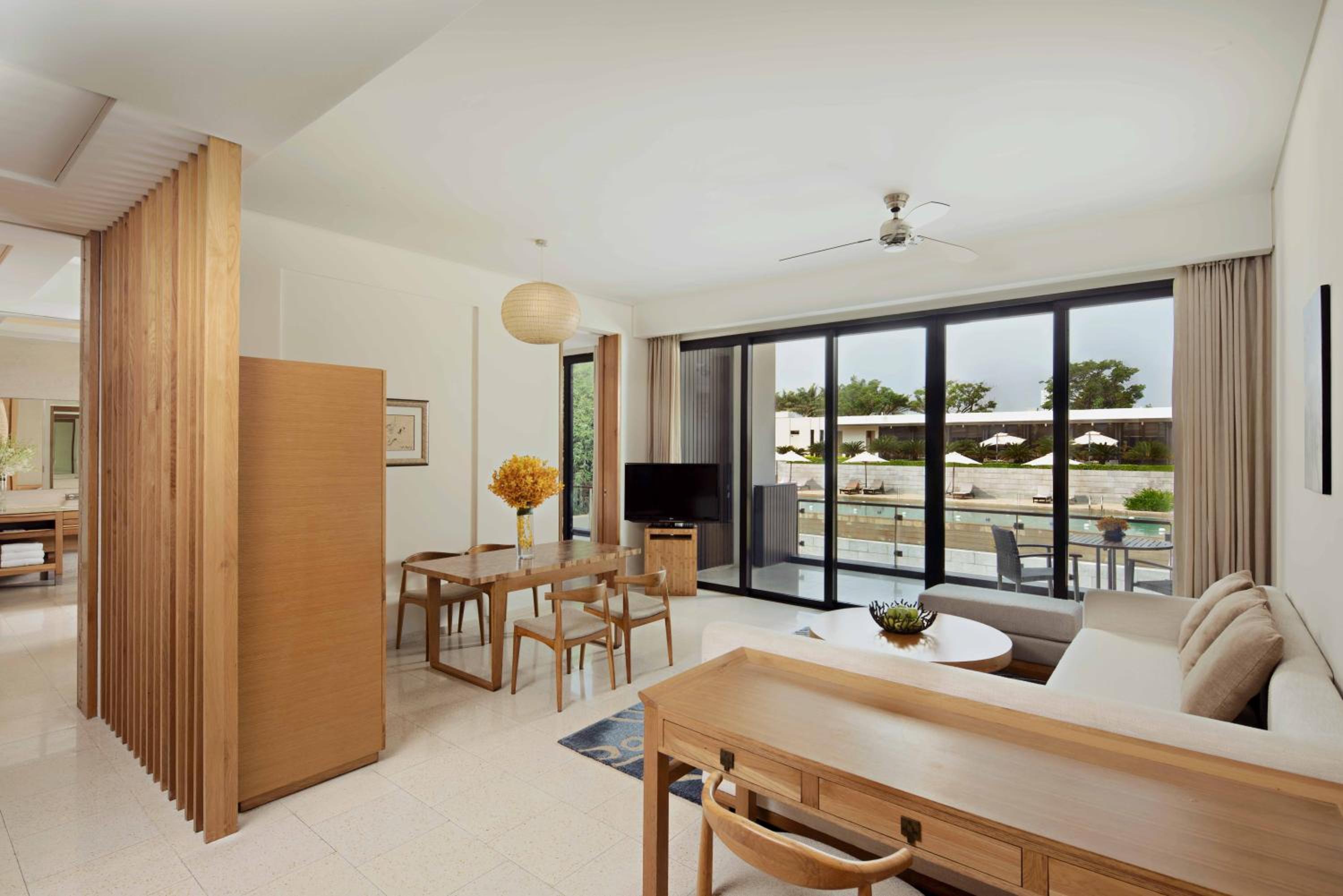 Regency Club Suite (Non Smoking)